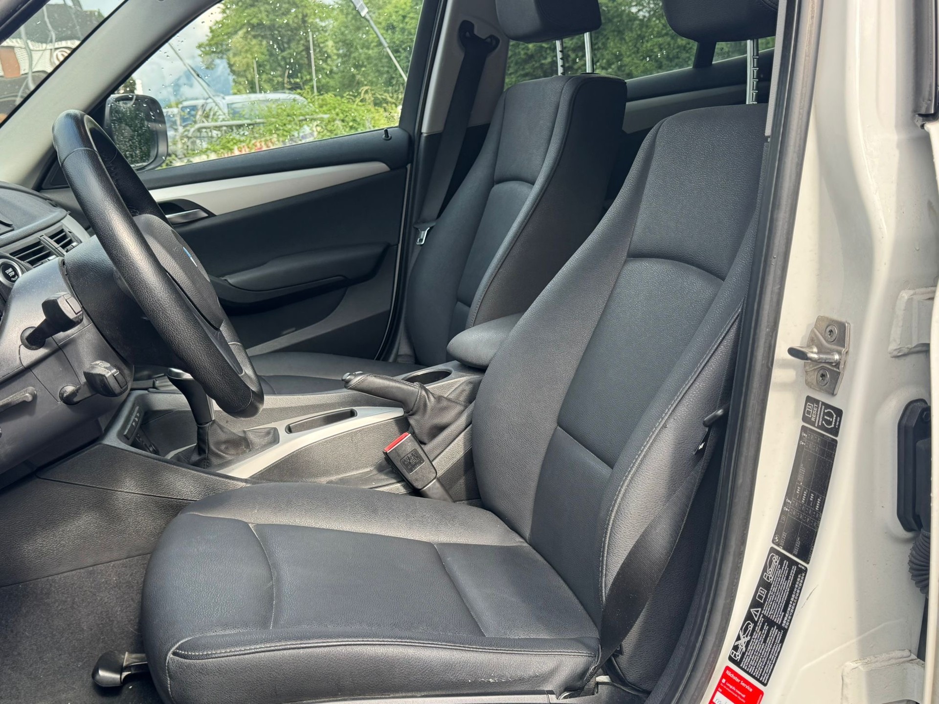 BMW X1 xDrive 18d-image-5