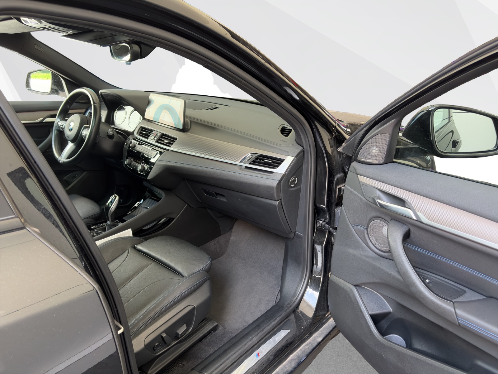 BMW X2 20i xDrive-image-16