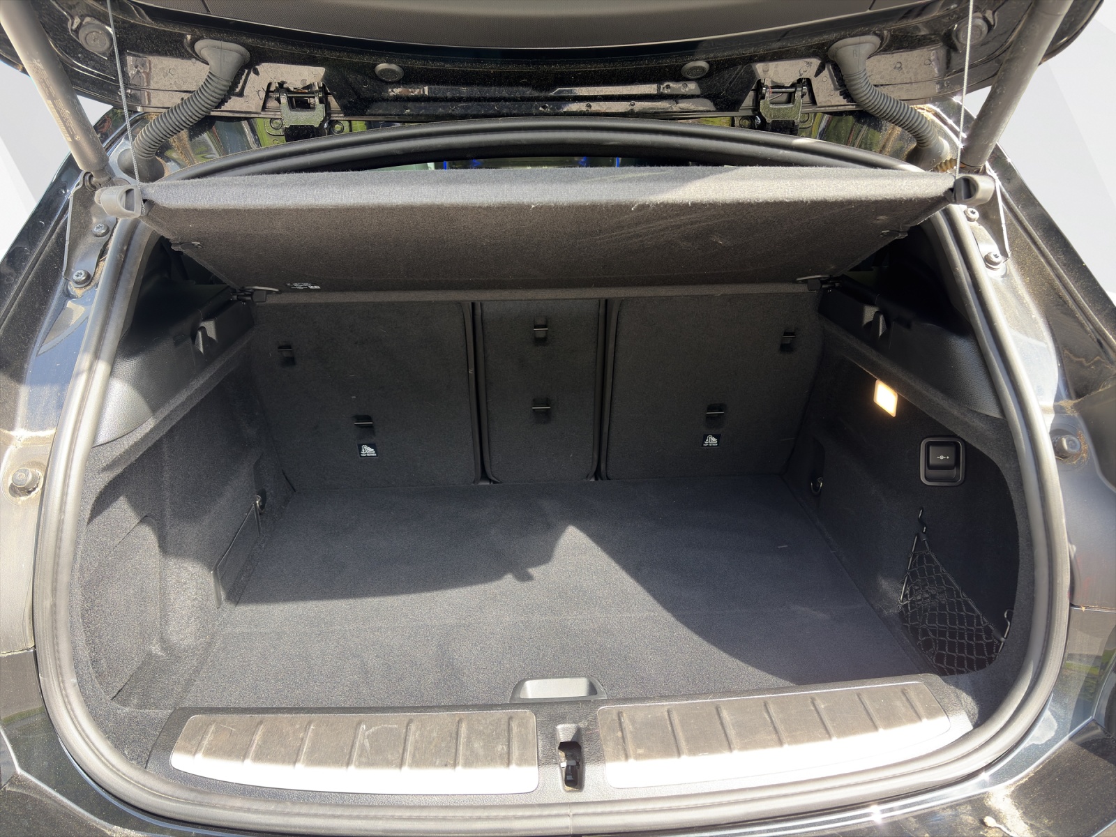 BMW X2 20i xDrive-image-19