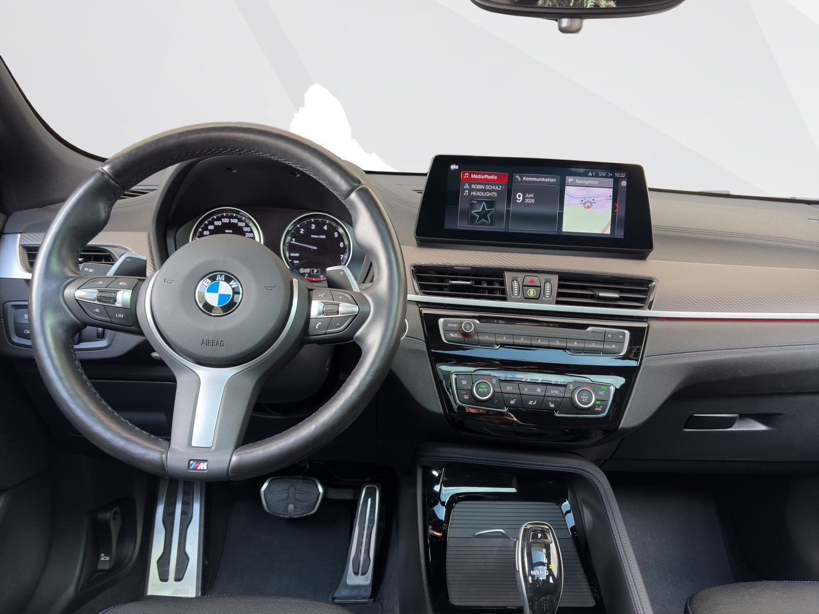 BMW X2 20i xDrive-image-10