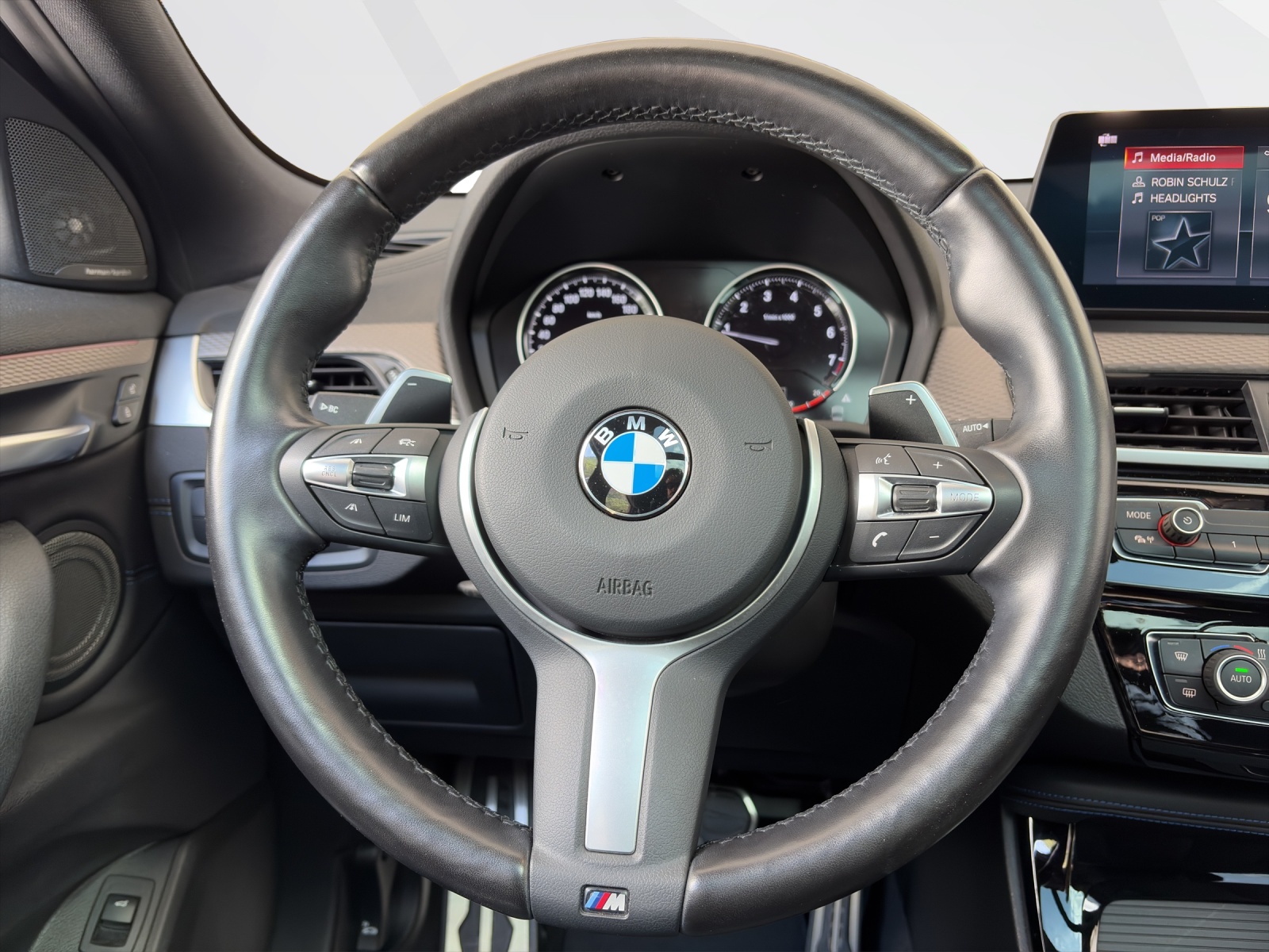 BMW X2 20i xDrive-image-11