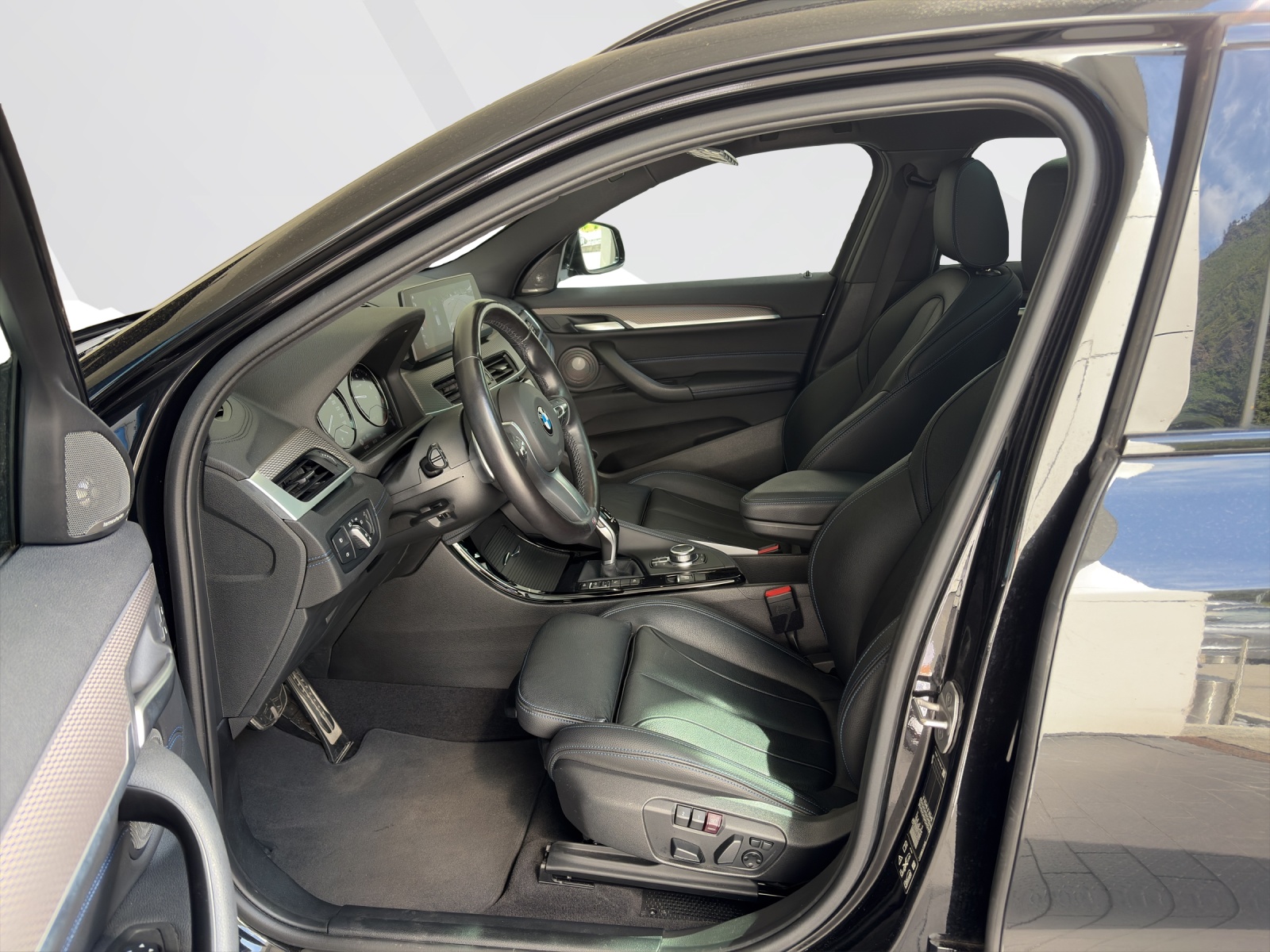 BMW X2 20i xDrive-image-9