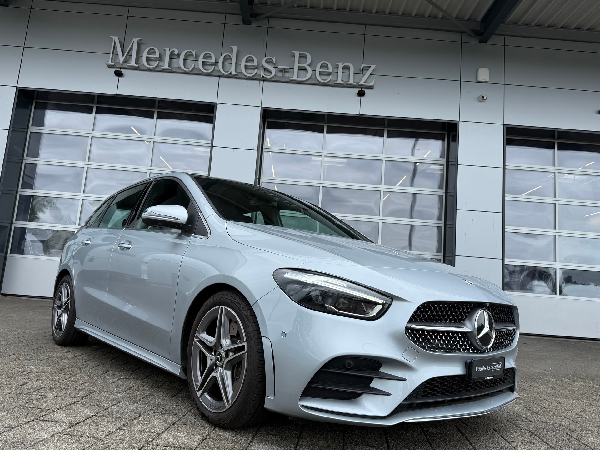 MERCEDES-BENZ B 250 AMG Line 4Matic 8G-DCT-image-0