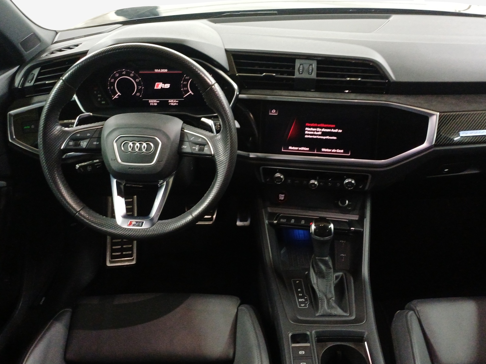 AUDI RS Q3 Sportback quattro S tronic-image-8
