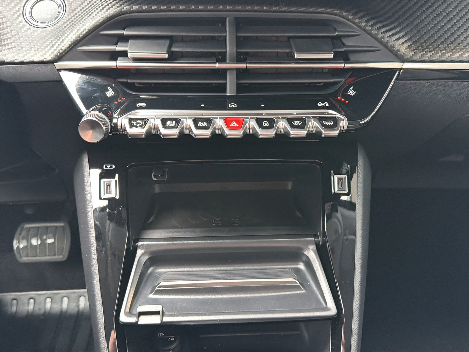 PEUGEOT 208 e-Allure-image-17