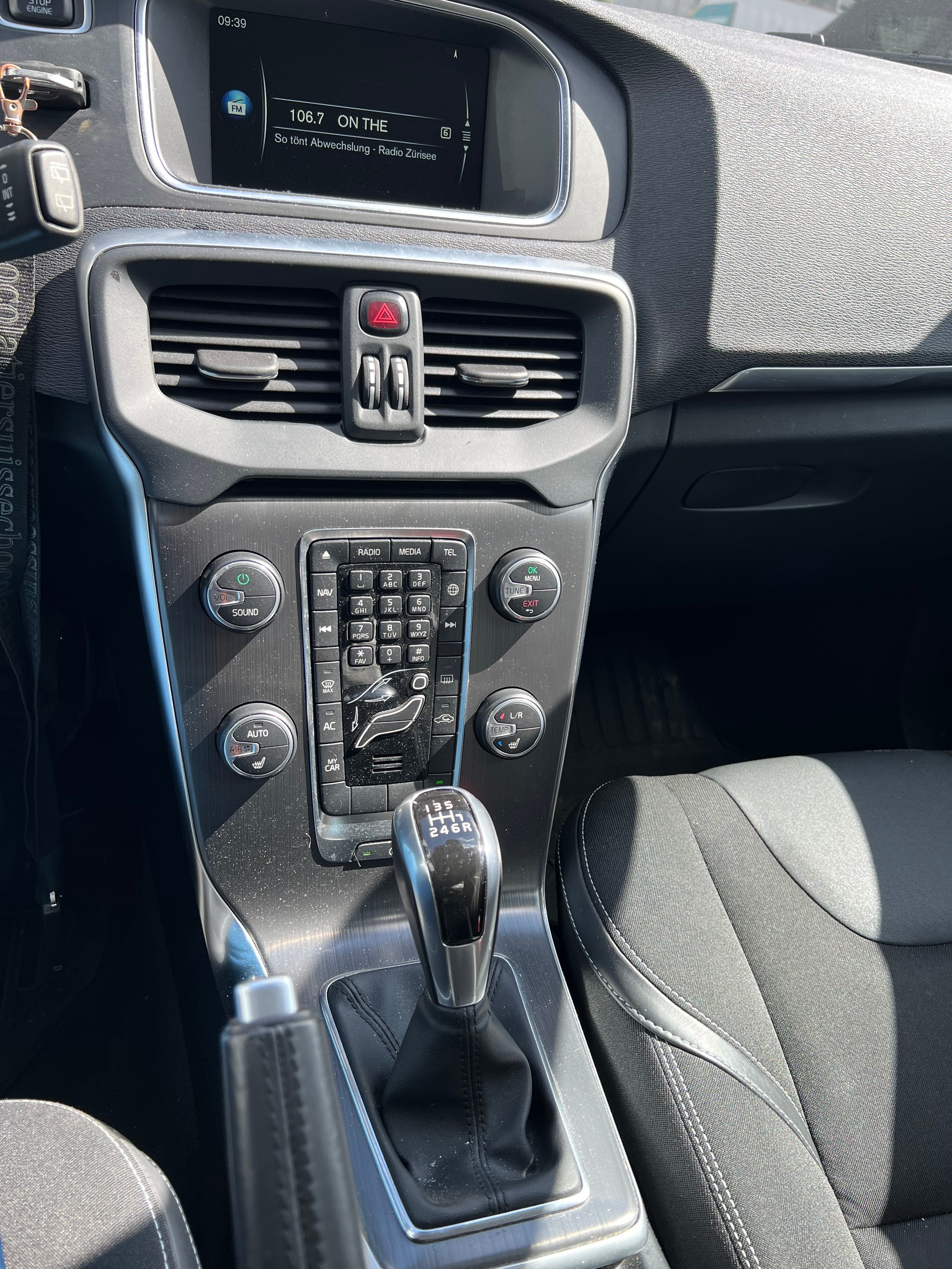 VOLVO V40 D3 Kinetic-image-7