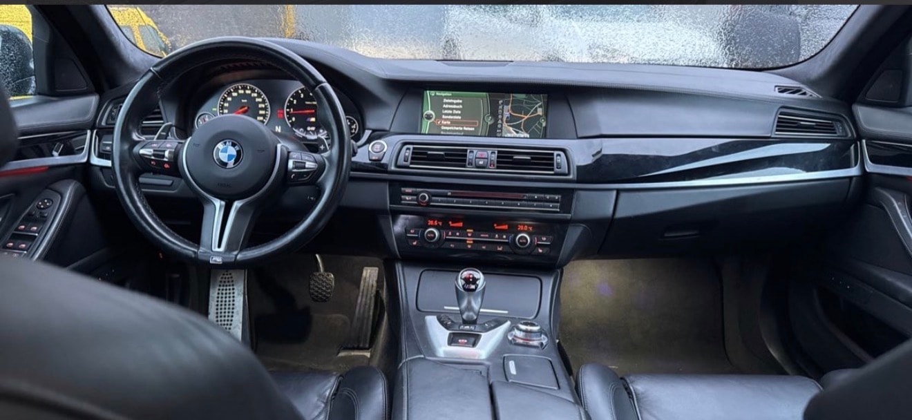 BMW M5-image-3