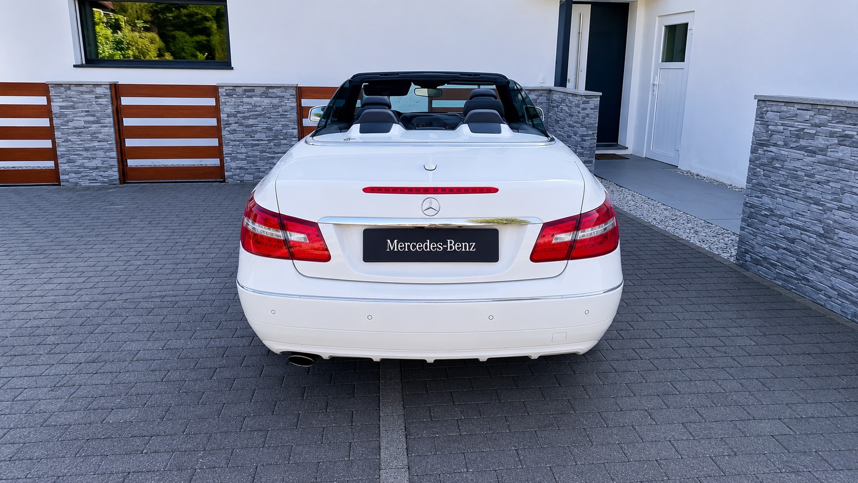 MERCEDES-BENZ E 250 CGI BlueEF-image-2