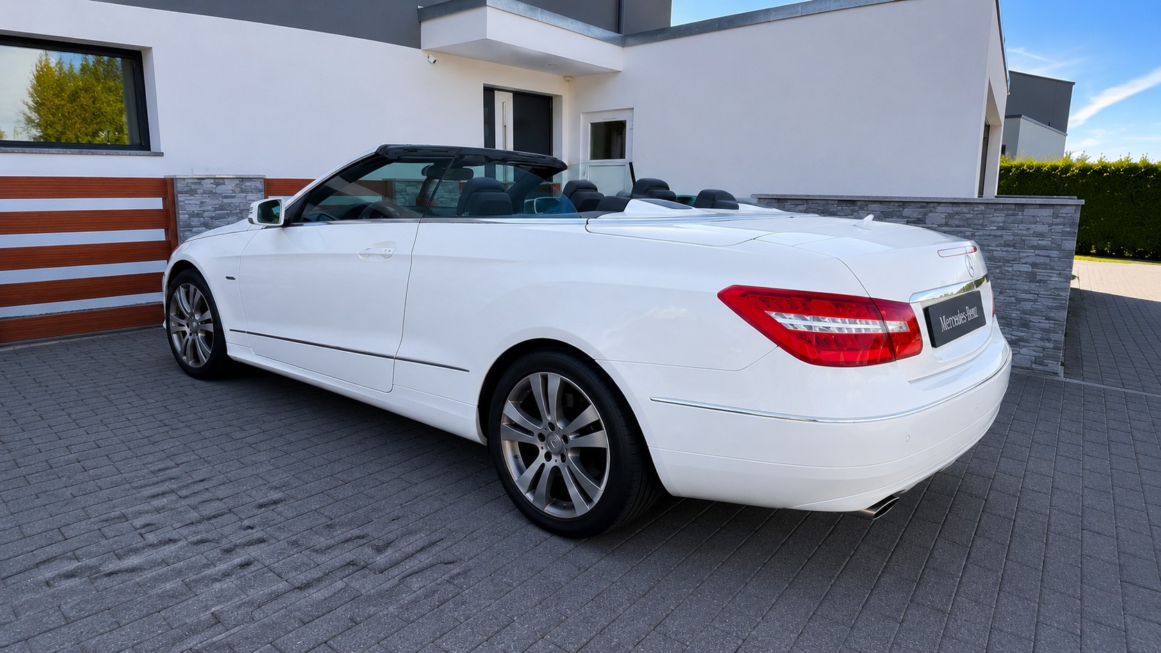 MERCEDES-BENZ E 250 CGI BlueEF-image-1