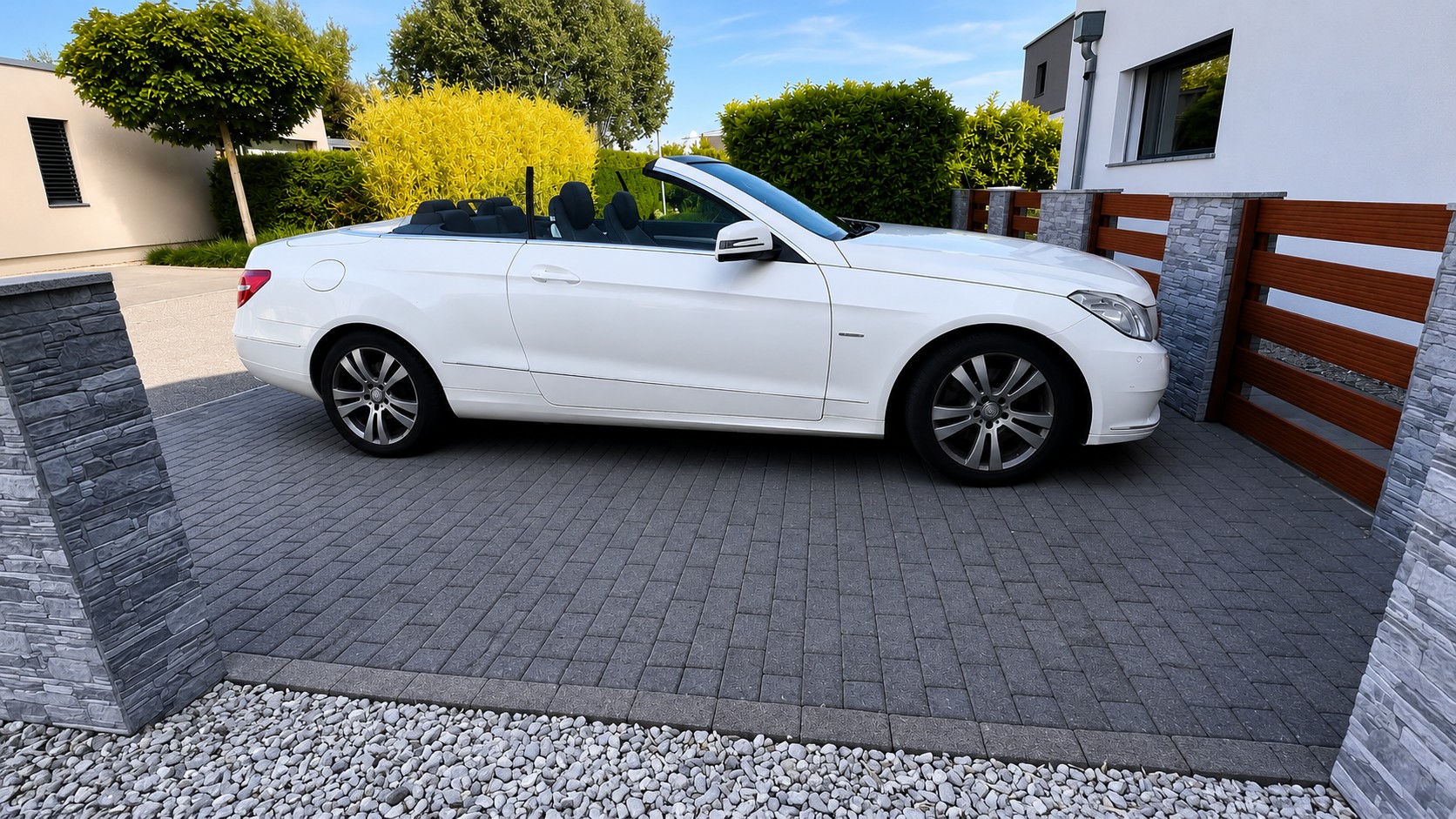MERCEDES-BENZ E 250 CGI BlueEF-image-0
