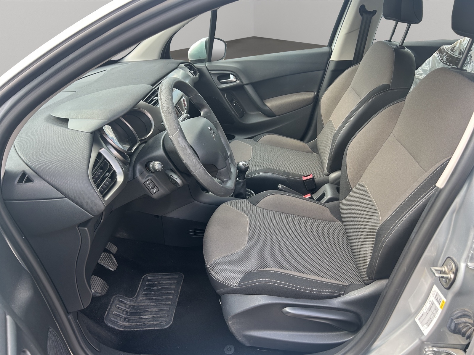 CITROEN C3 1.2i Sélection-image-10