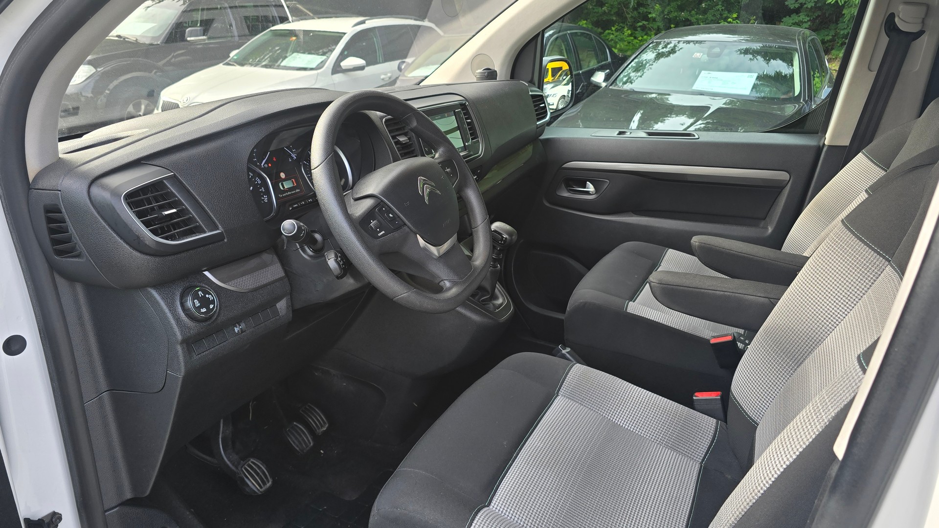 CITROEN Spacetourer 2.0 BlueHDi Feel M-image-12