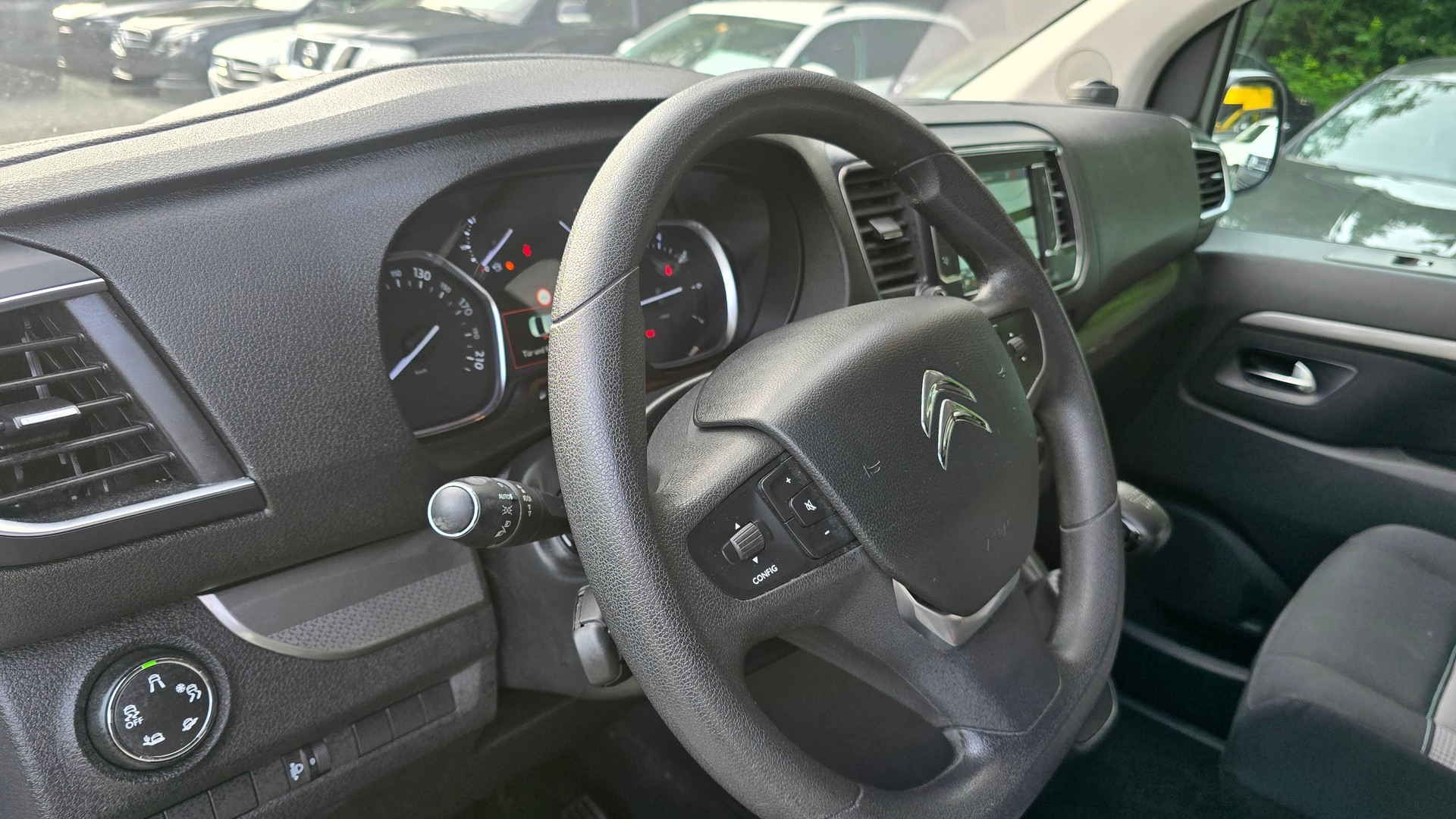 CITROEN Spacetourer 2.0 BlueHDi Feel M-image-13