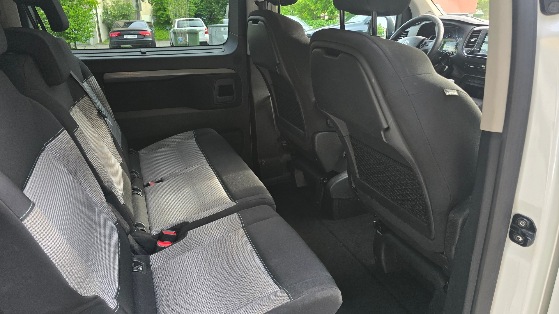 CITROEN Spacetourer 2.0 BlueHDi Feel M-image-8