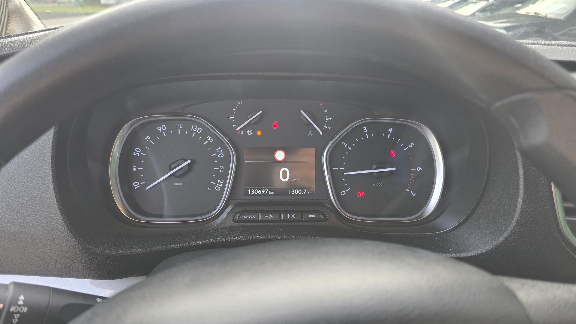 CITROEN Spacetourer 2.0 BlueHDi Feel M-image-15