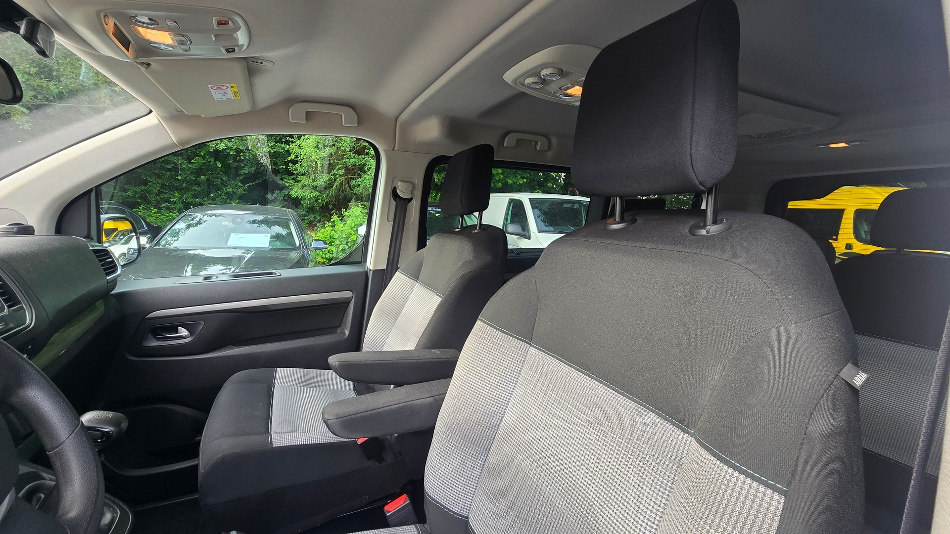 CITROEN Spacetourer 2.0 BlueHDi Feel M-image-14