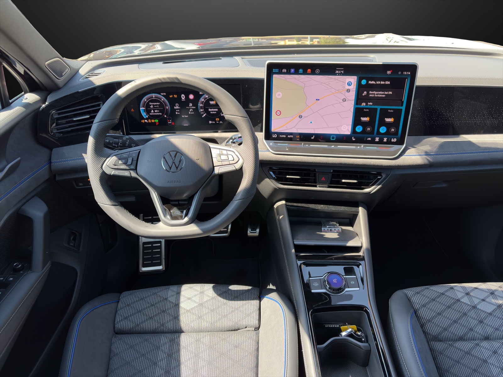 VW Tiguan 2.0 TDI SCR R-Line 4Motion DSG-image-9