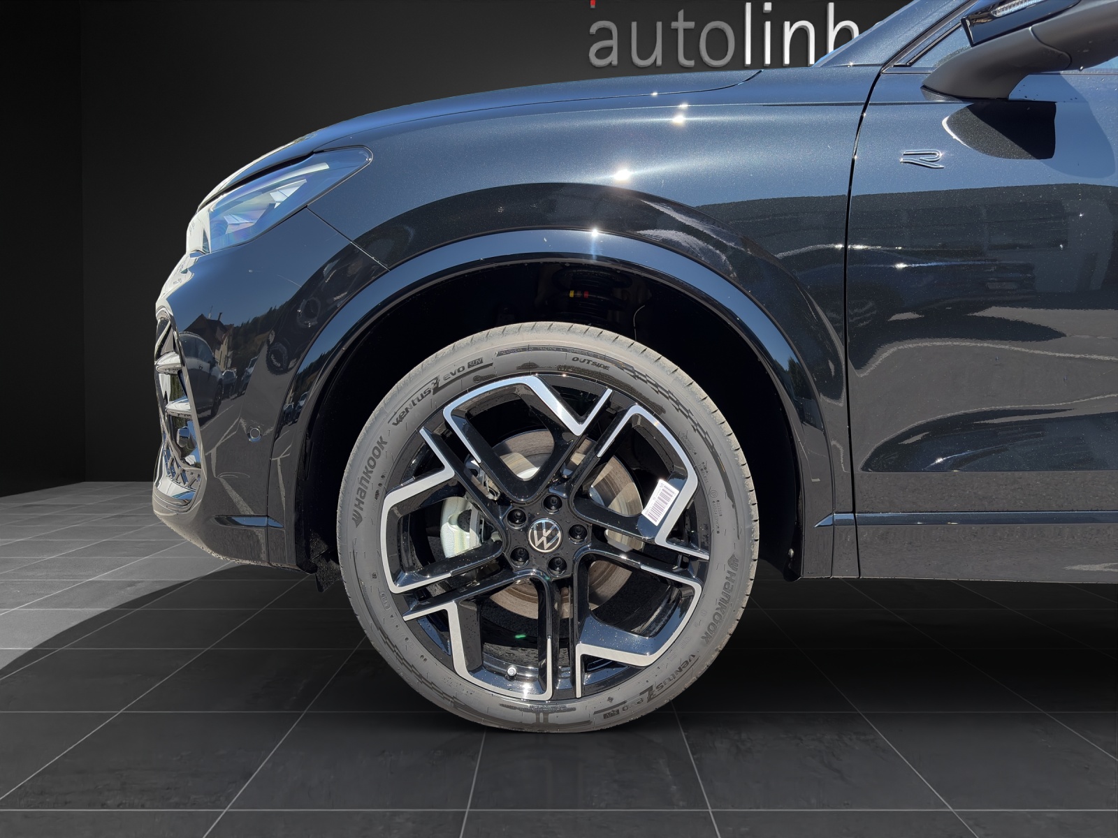 VW Tiguan 2.0 TDI SCR R-Line 4Motion DSG-image-13