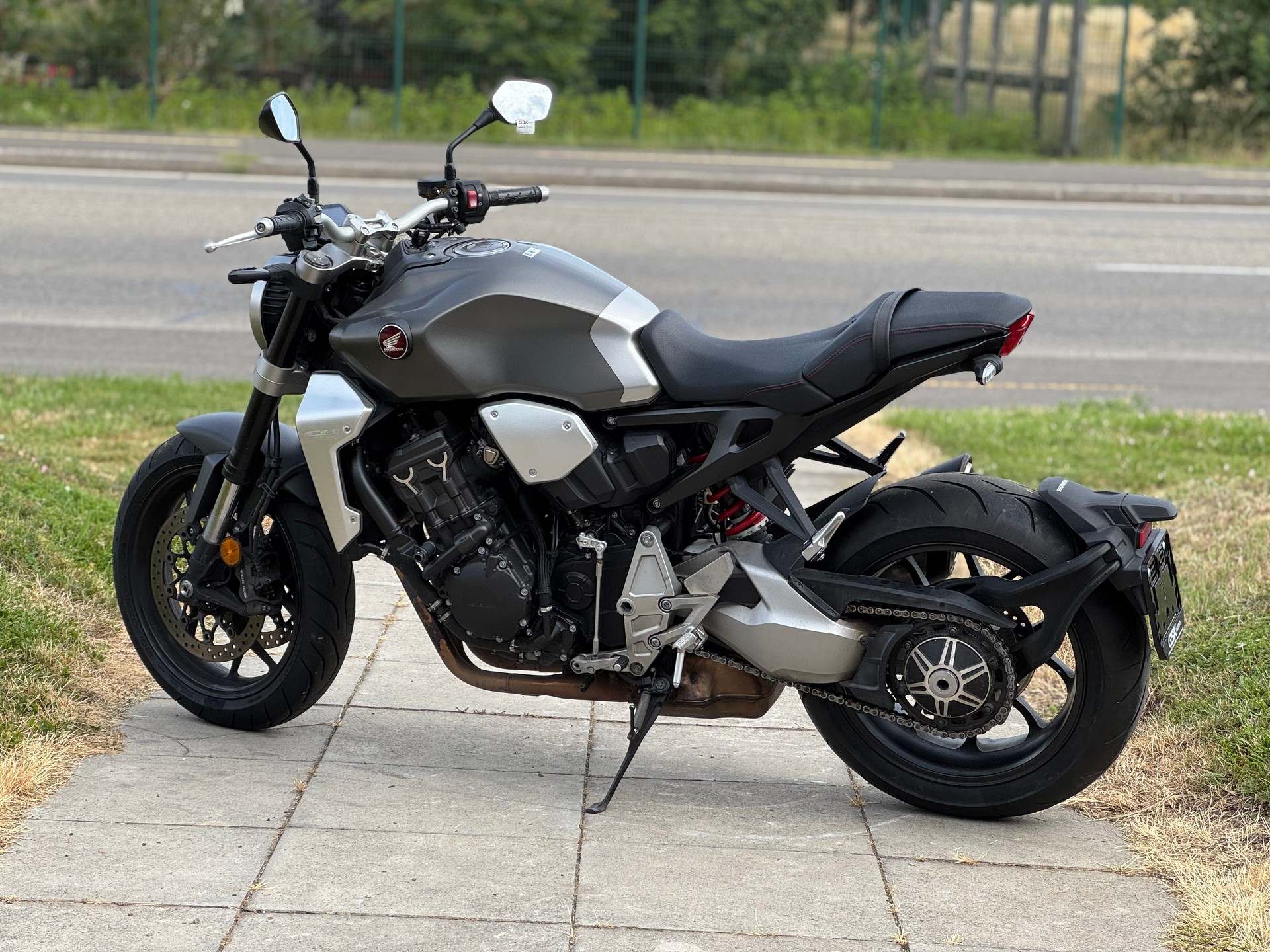 HONDA CB 1000 R ABS-showroom-element-3