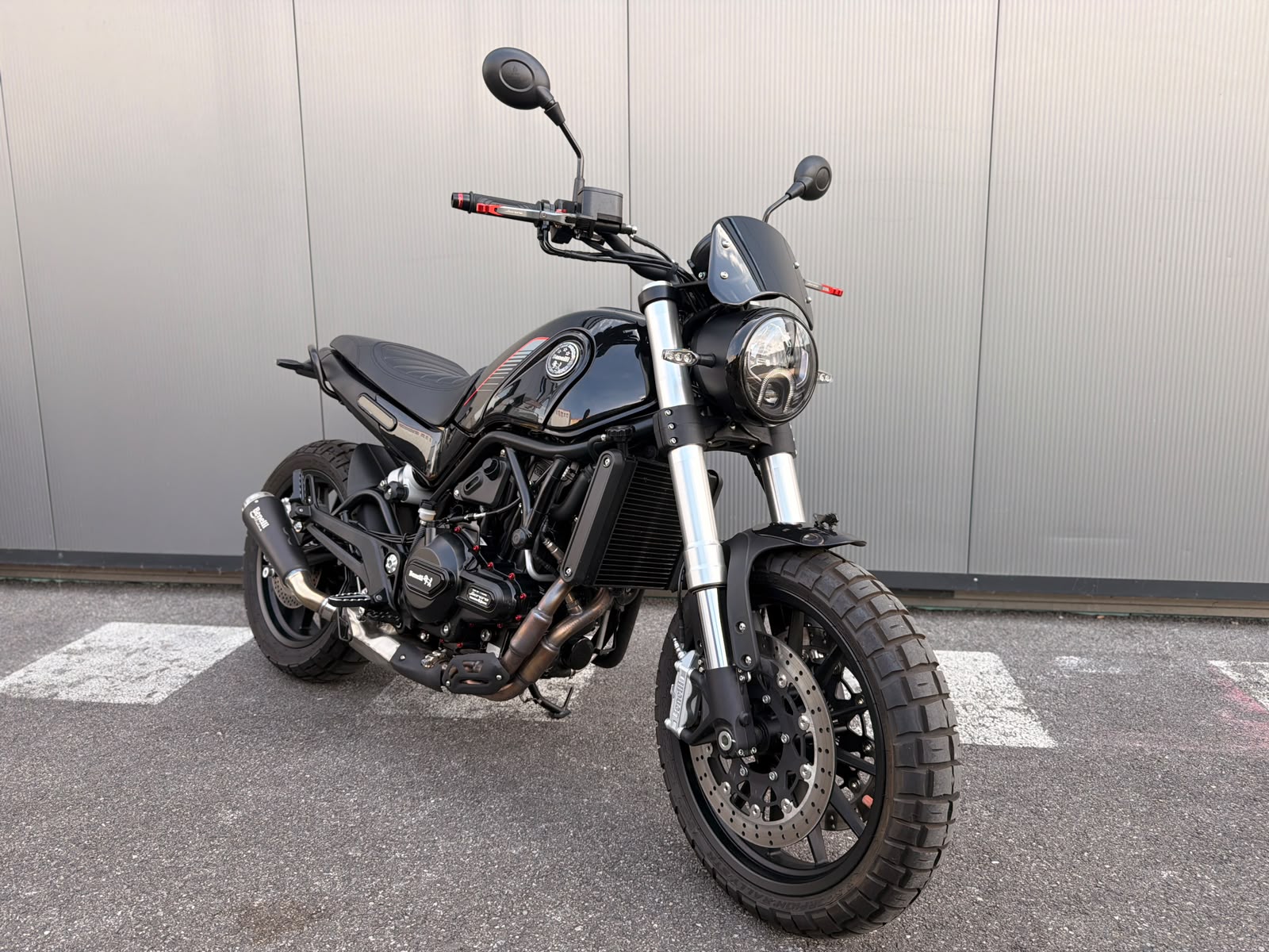 BENELLI Leoncino 500-showroom-element-1