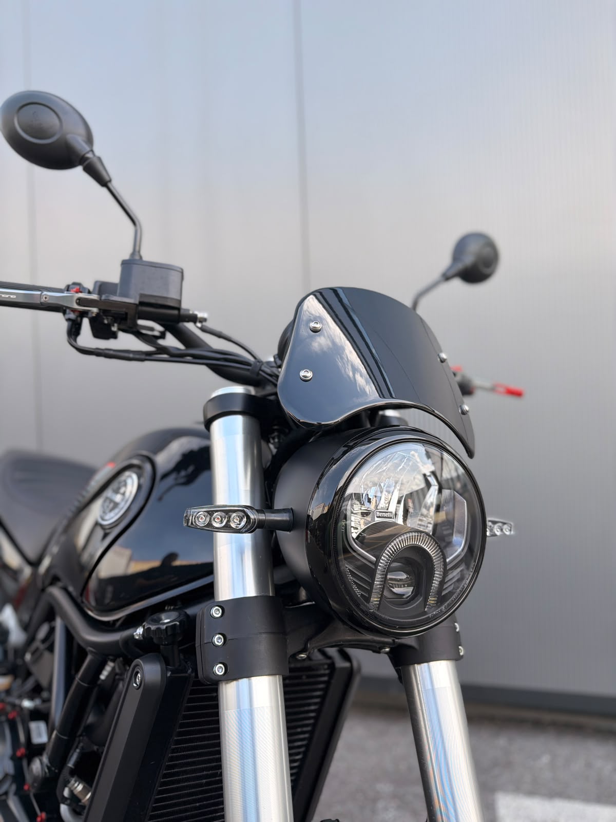 BENELLI Leoncino 500-showroom-element-3