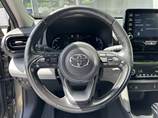 TOYOTA Yaris Cr. 1.5 Comf. AWD A-image-8