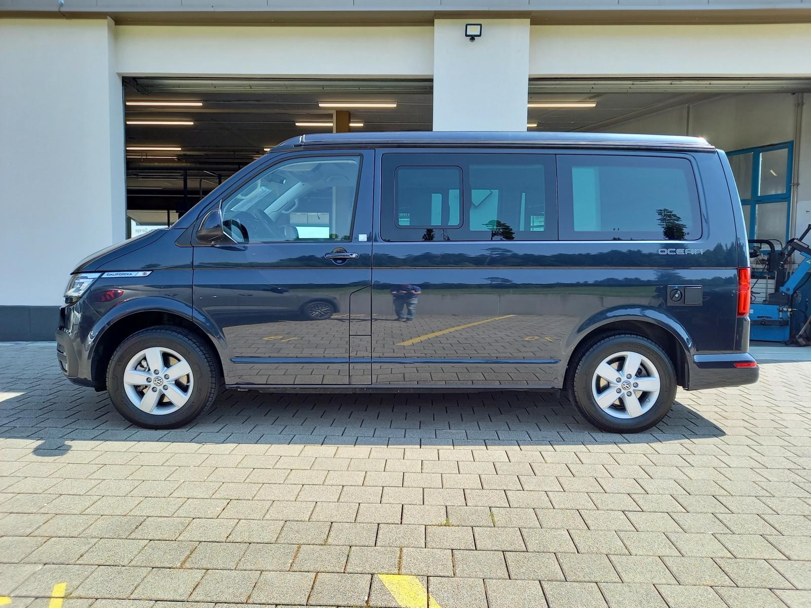 VW T6.1 California 2.0 TDI Ocean Liberty DSG-image-5