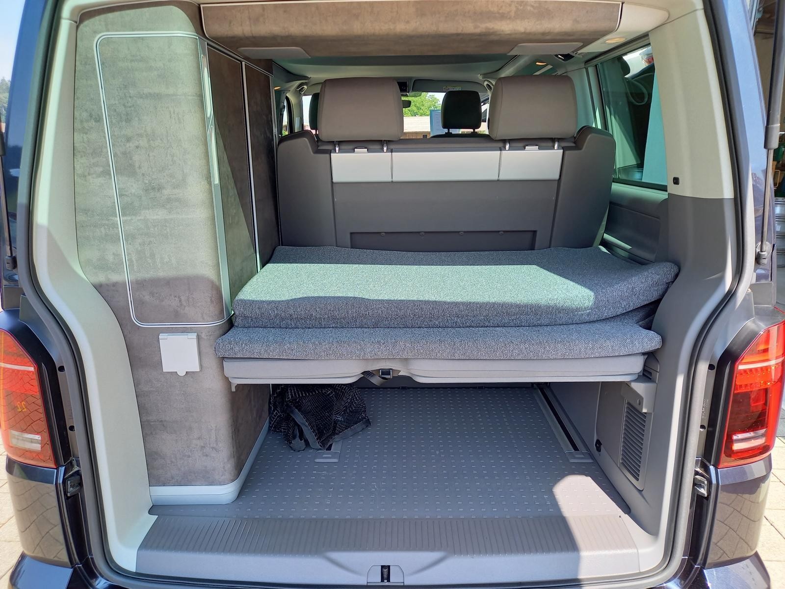 VW T6.1 California 2.0 TDI Ocean Liberty DSG-image-15