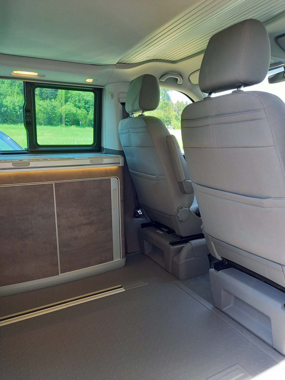 VW T6.1 California 2.0 TDI Ocean Liberty DSG-image-13