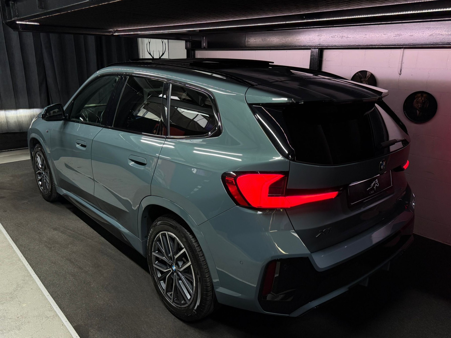 BMW X1 xDrive 23i 48V M Sport * CH-Auto * Panorama * Harman-Kardon * Head-Up Display * Keyless Entry * Driving Assistant PRO.-image-4
