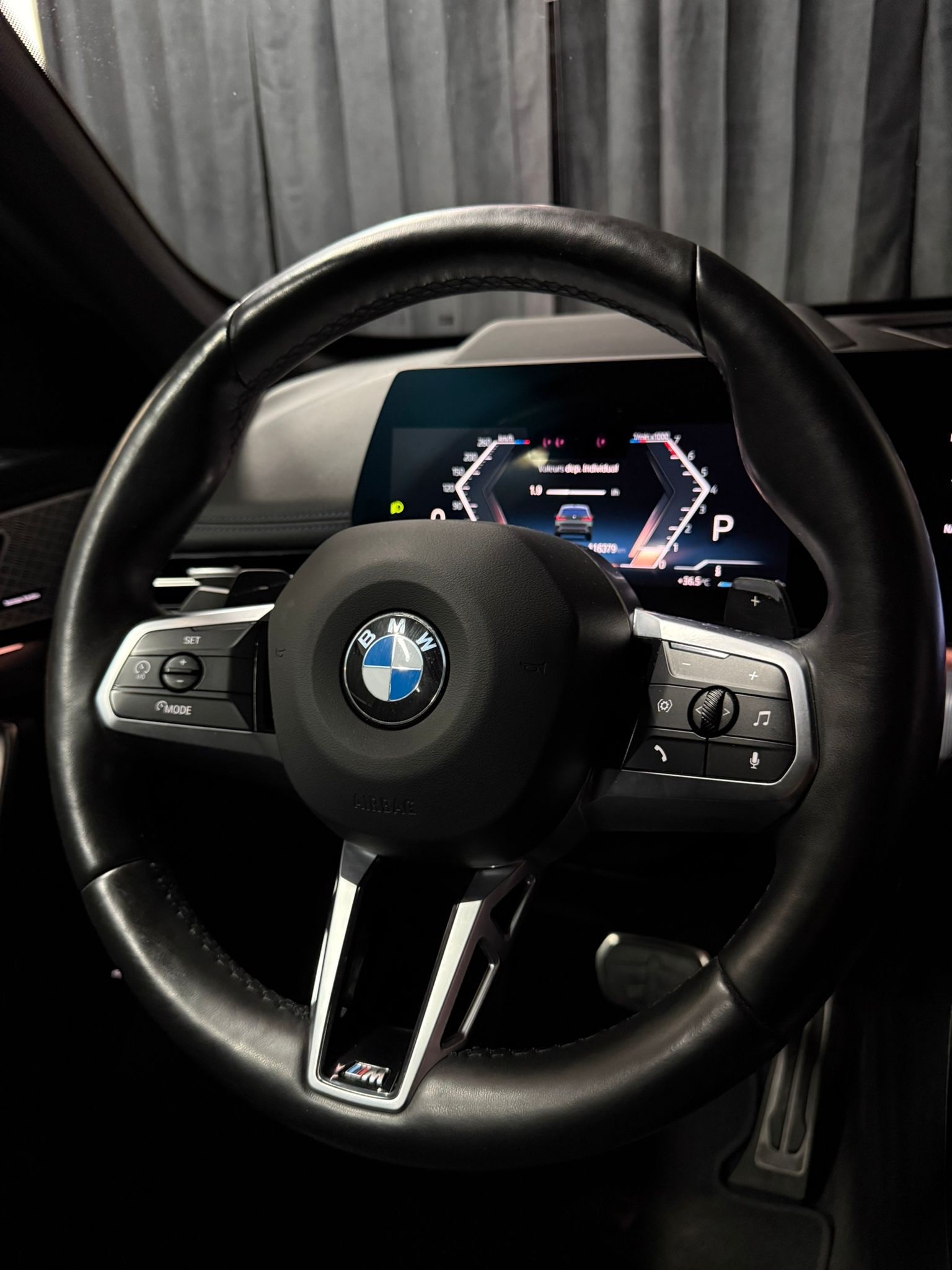 BMW X1 xDrive 23i 48V M Sport * CH-Auto * Panorama * Harman-Kardon * Head-Up Display * Keyless Entry * Driving Assistant PRO.-image-19