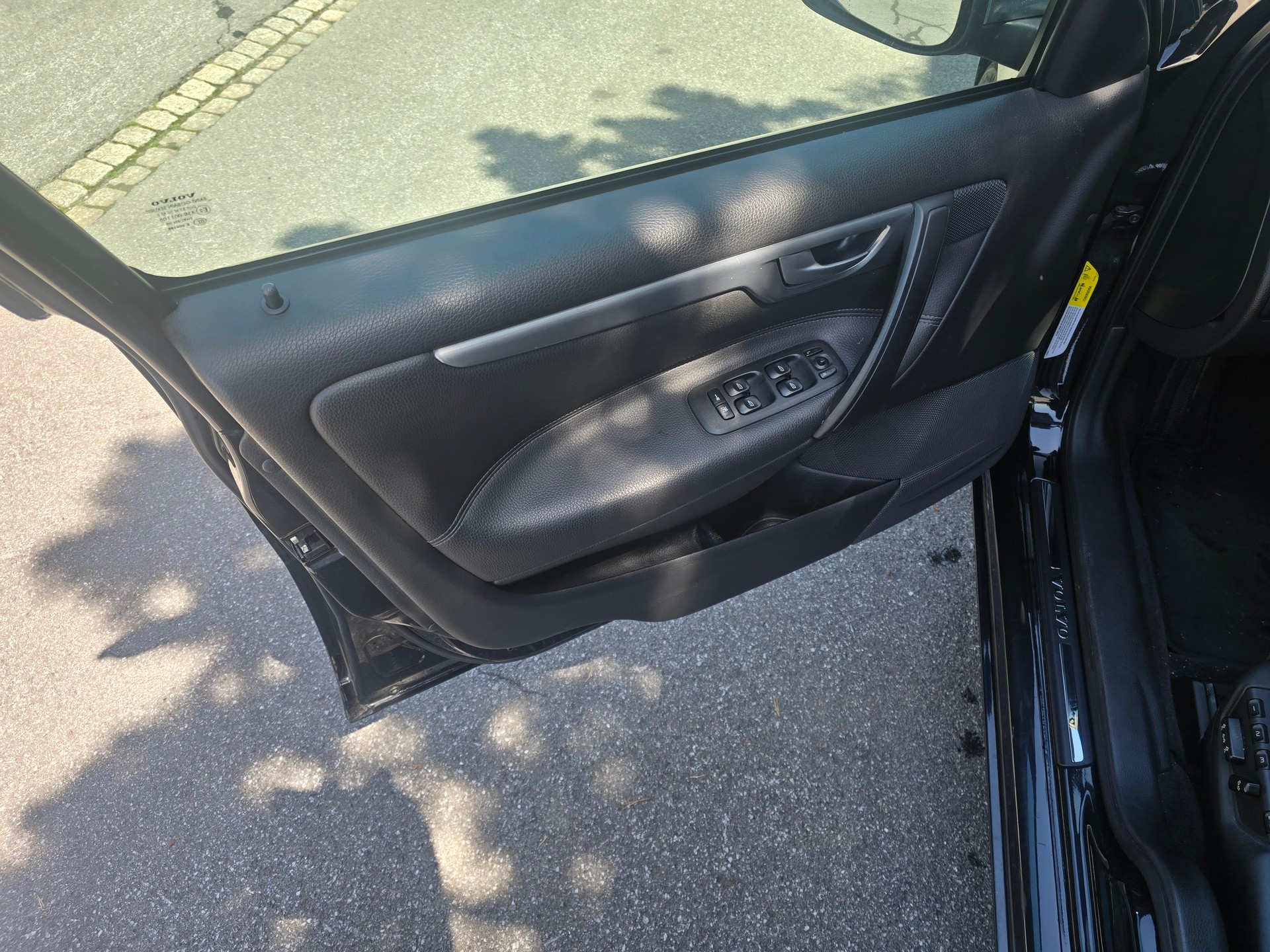 VOLVO S60 2.5T AWD Stockholm Geartronic-image-8
