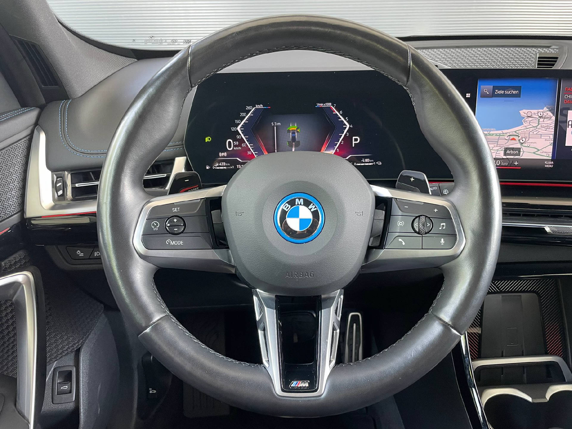 BMW X1 25e xDrive paddles-image-7