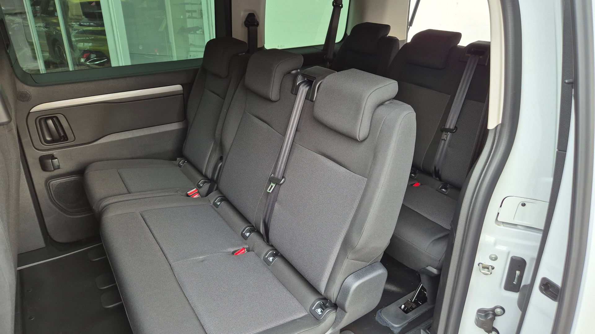 PEUGEOT Traveller 2.0 TDI Business Short Automat Helvetia-image-5