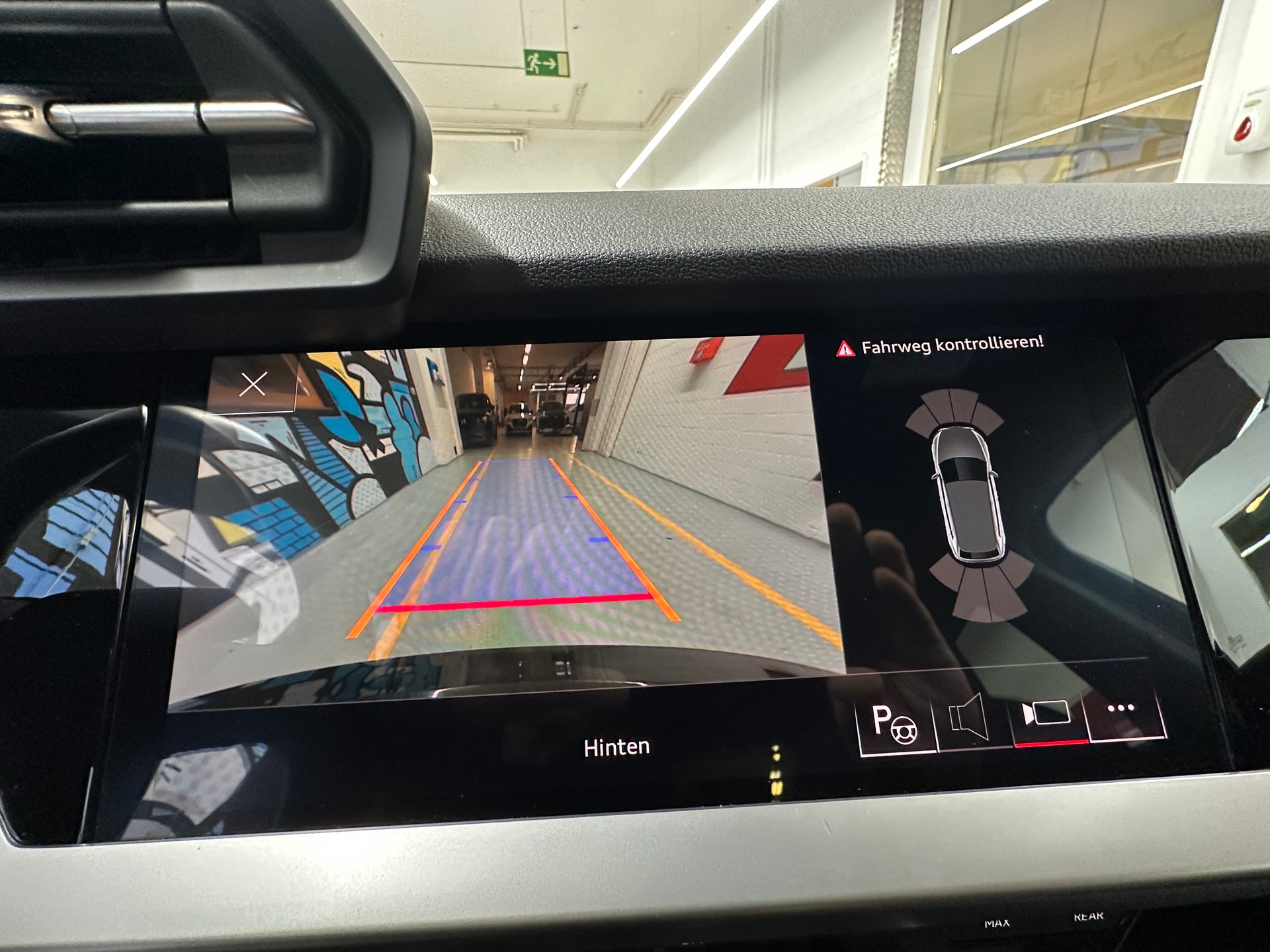 AUDI A3 Sportback 35 TFSI S line S-tronic-image-11