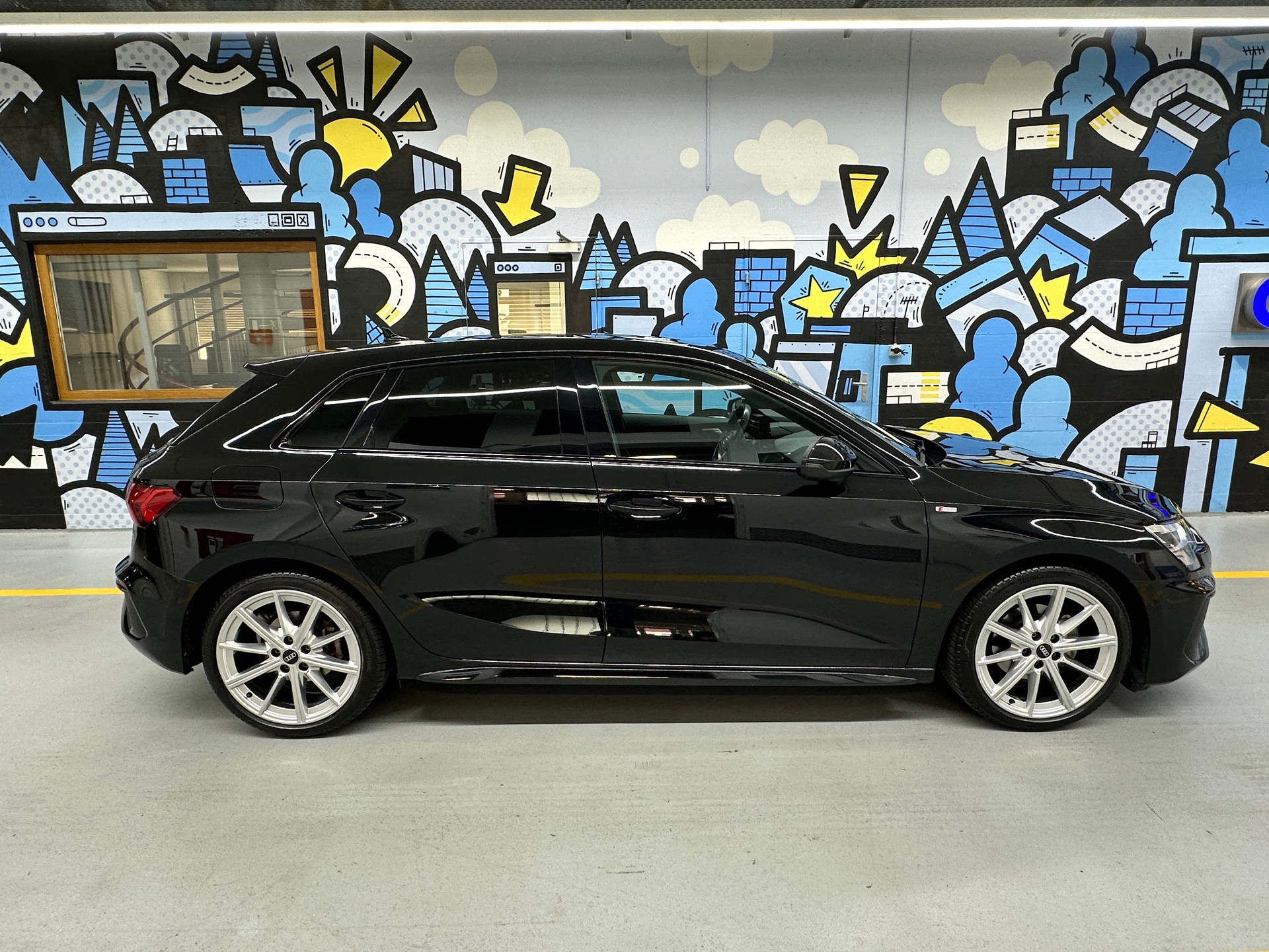 AUDI A3 Sportback 35 TFSI S line S-tronic-image-2