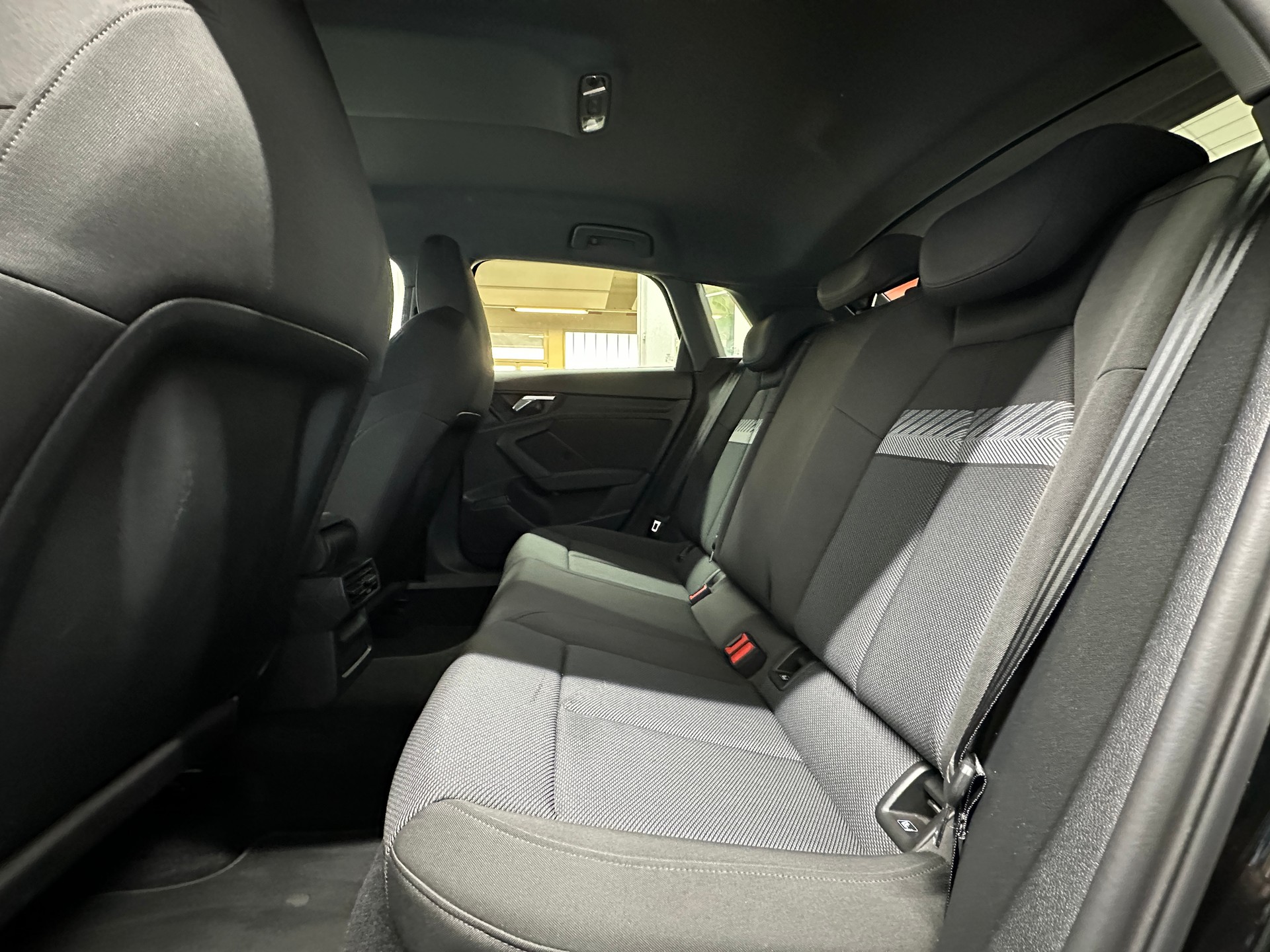AUDI A3 Sportback 35 TFSI S line S-tronic-image-8