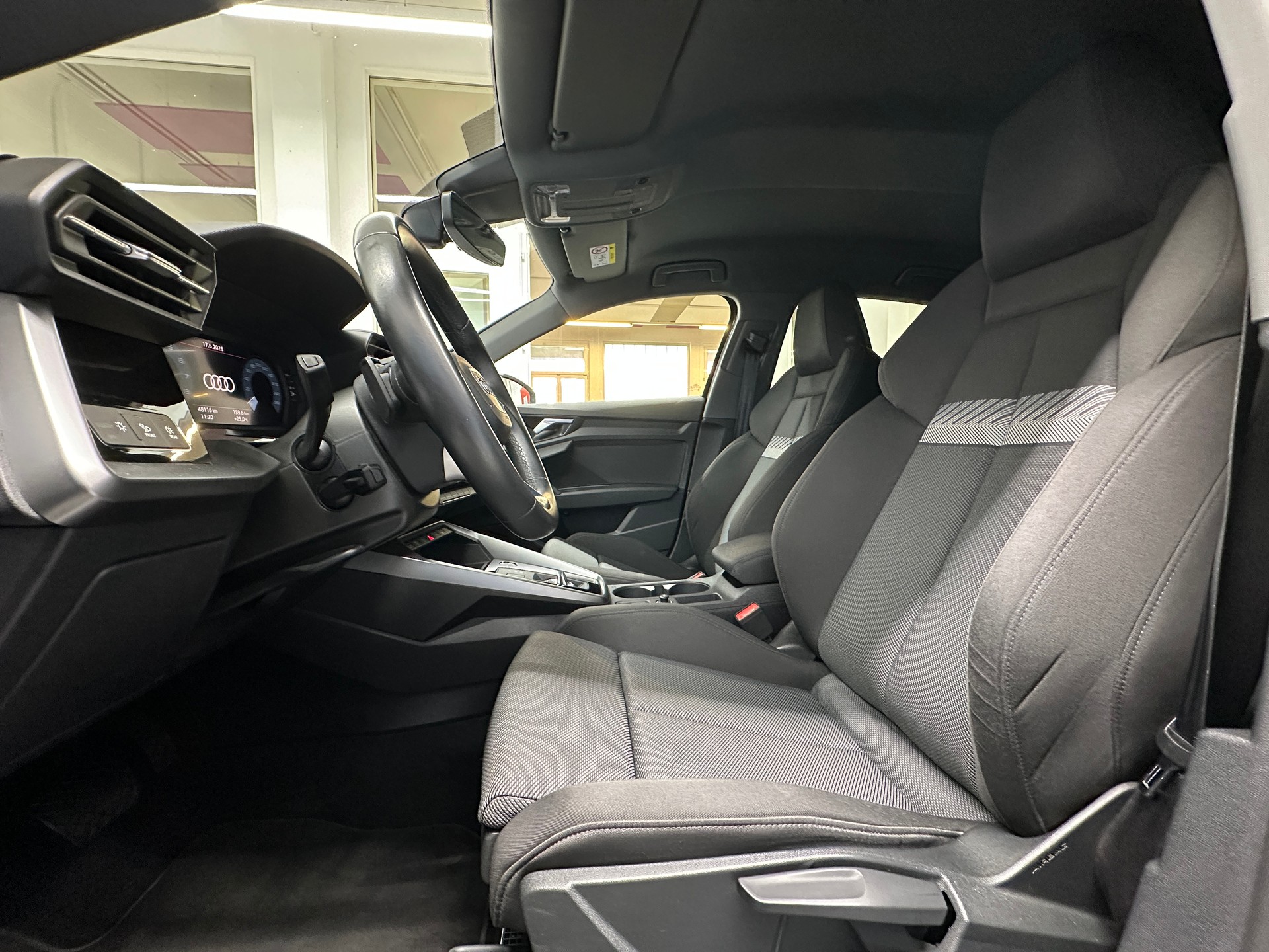AUDI A3 Sportback 35 TFSI S line S-tronic-image-7