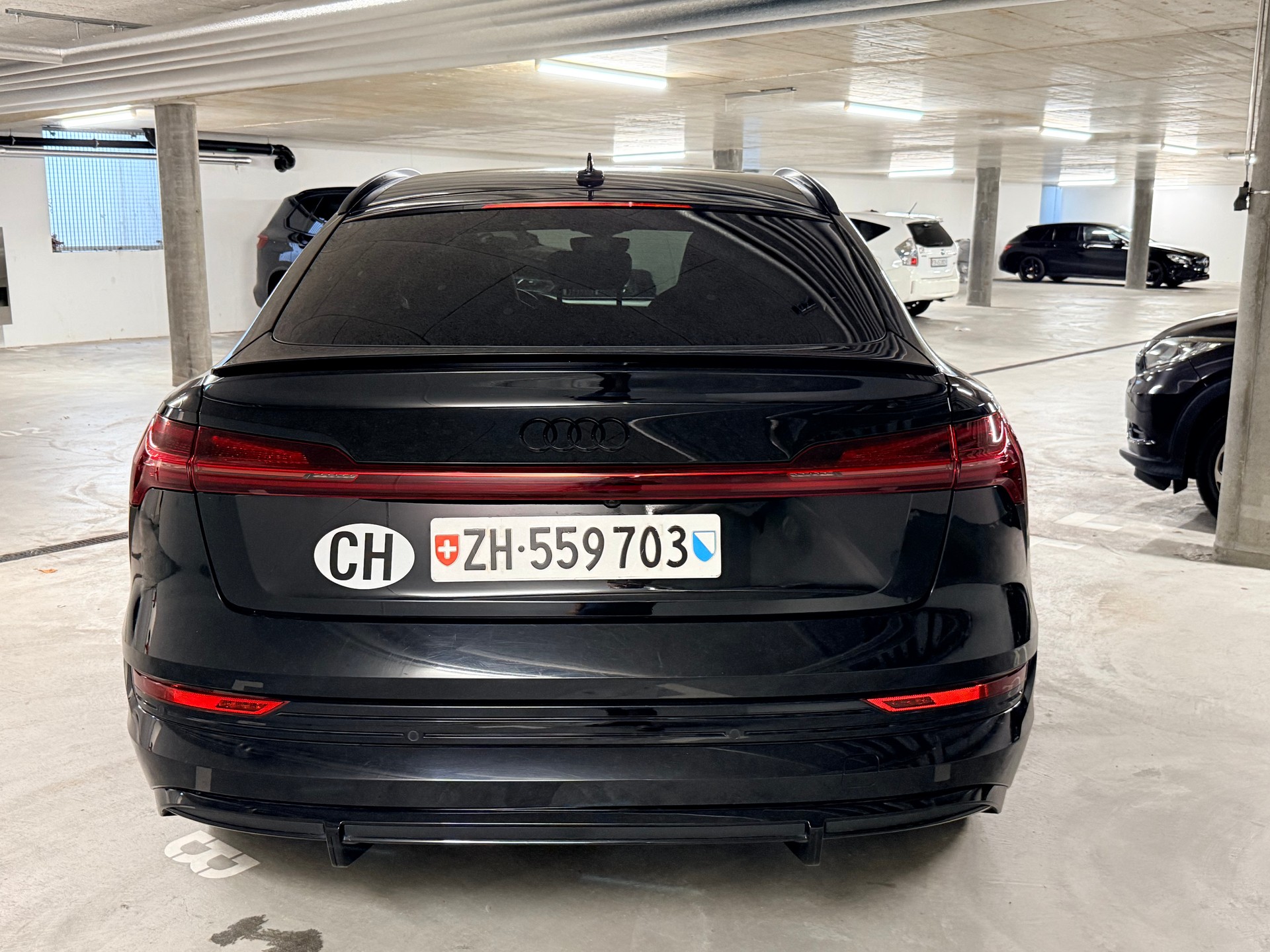AUDI 55 S Line Black Edition quattro-image-3