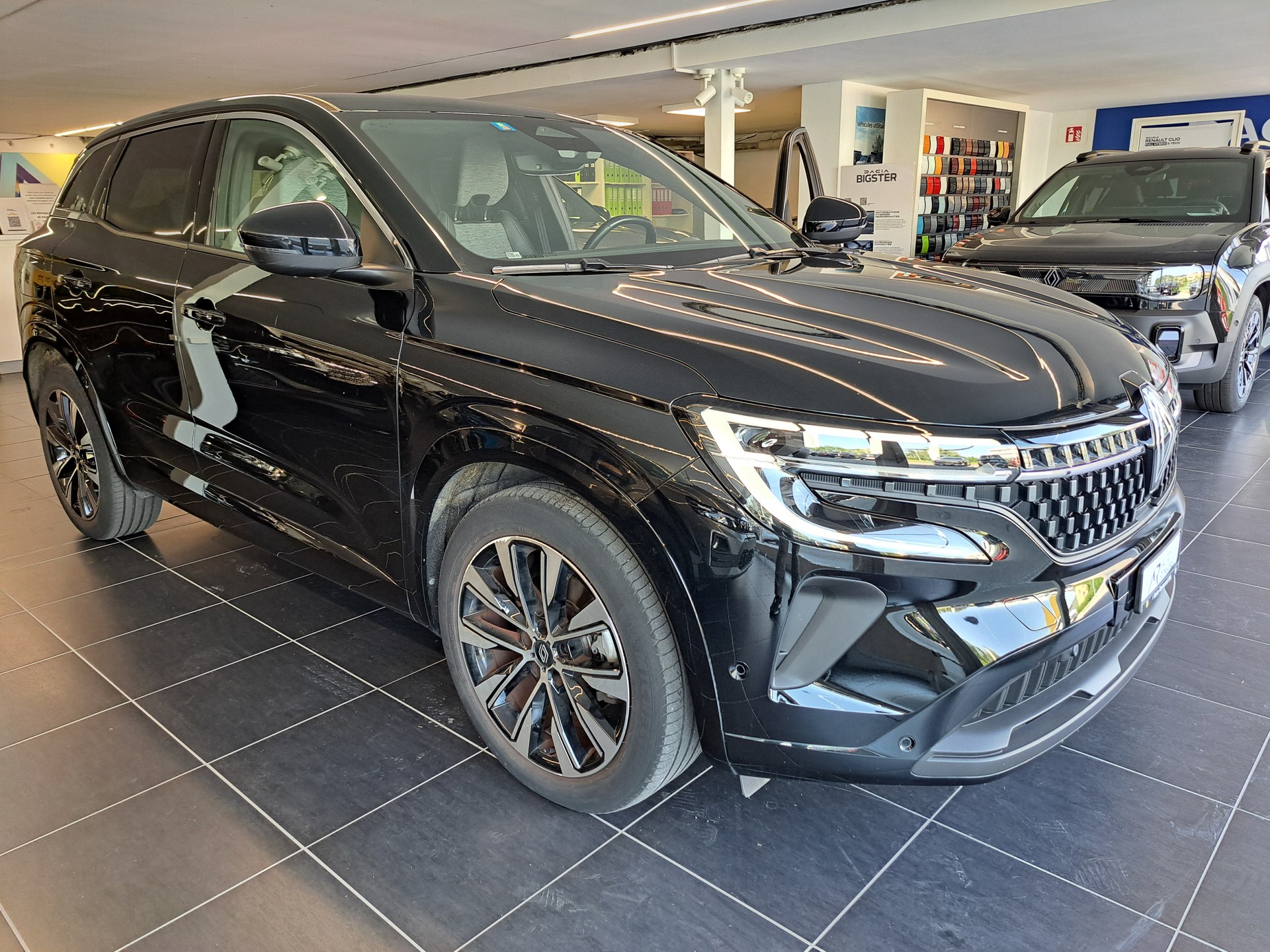 RENAULT Austral 1.2 HEV 200 Techno A-image-2