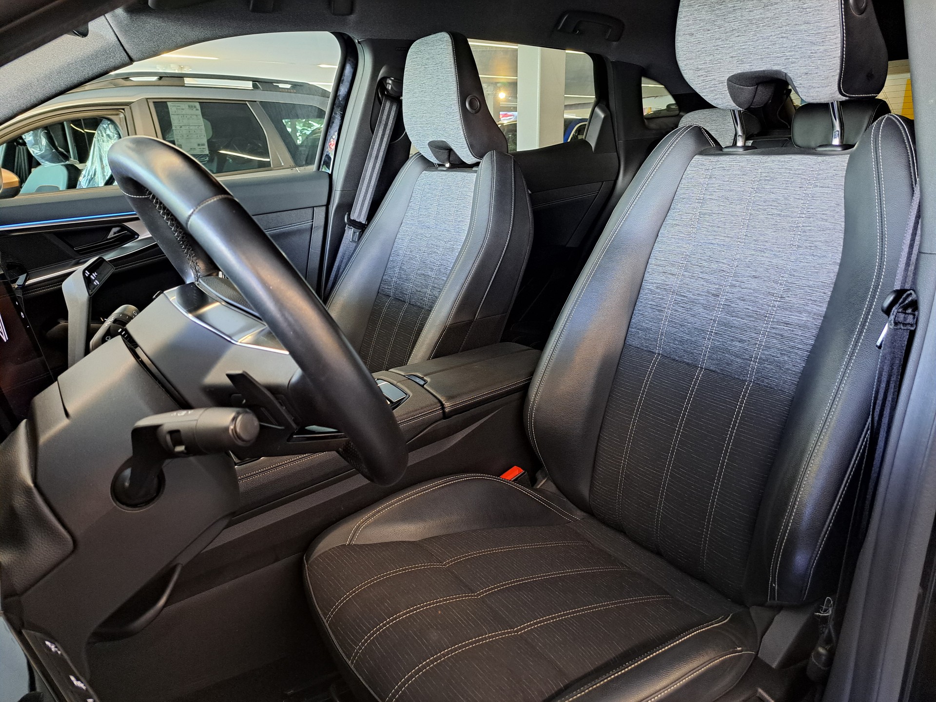 RENAULT Austral 1.2 HEV 200 Techno A-image-5