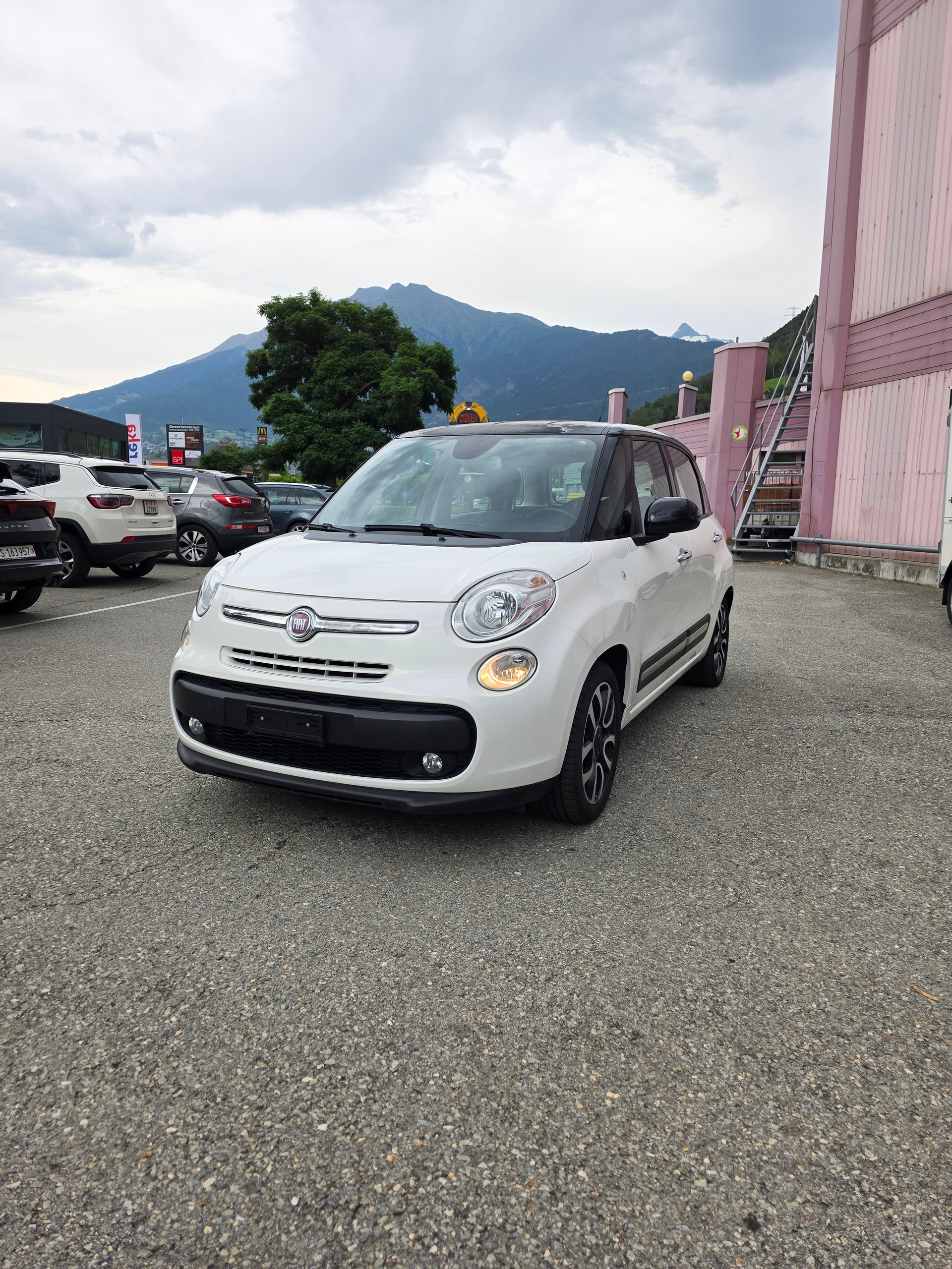 FIAT 500L 1.4 16V Pop Star-image-0