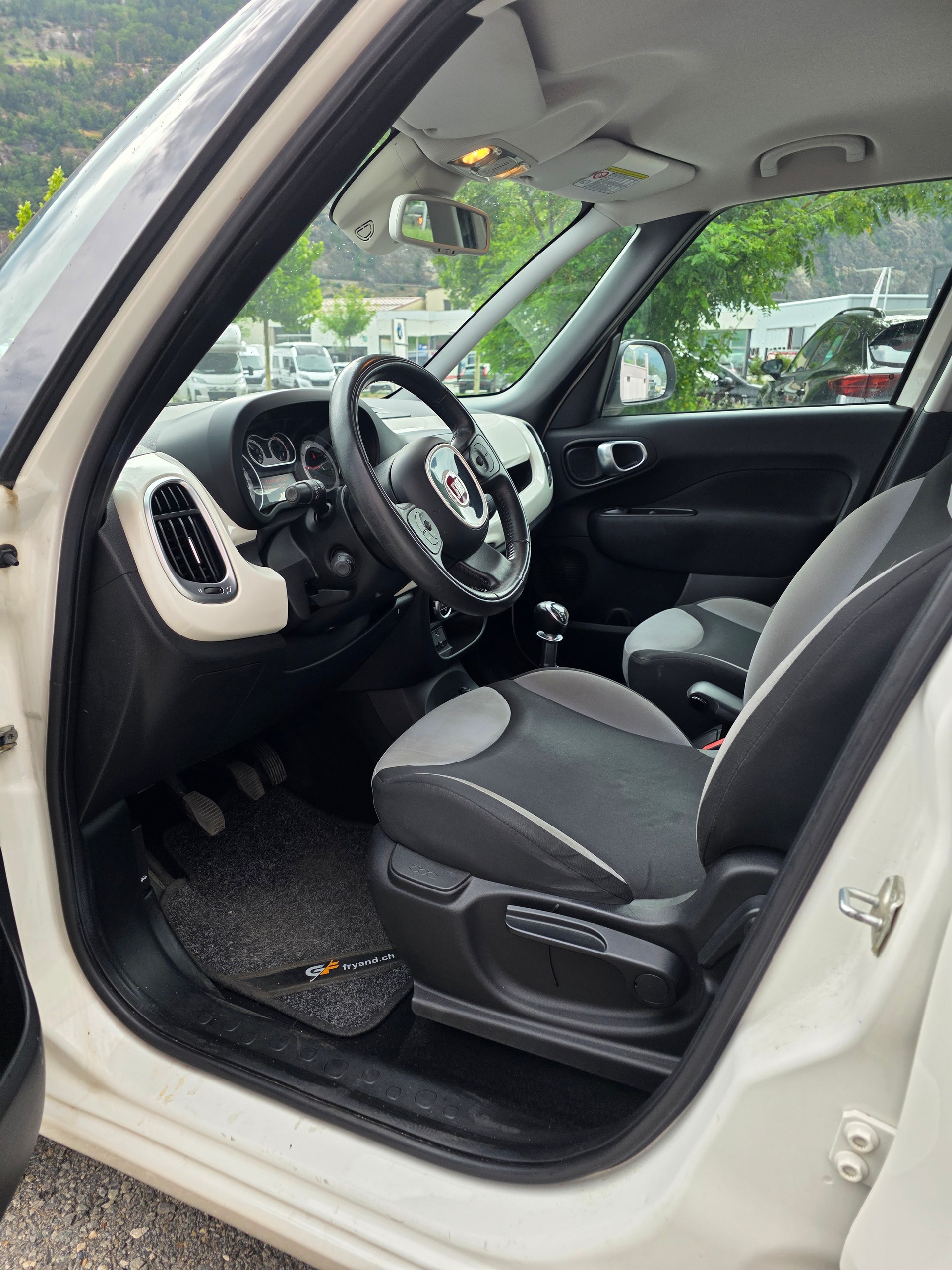 FIAT 500L 1.4 16V Pop Star-image-11