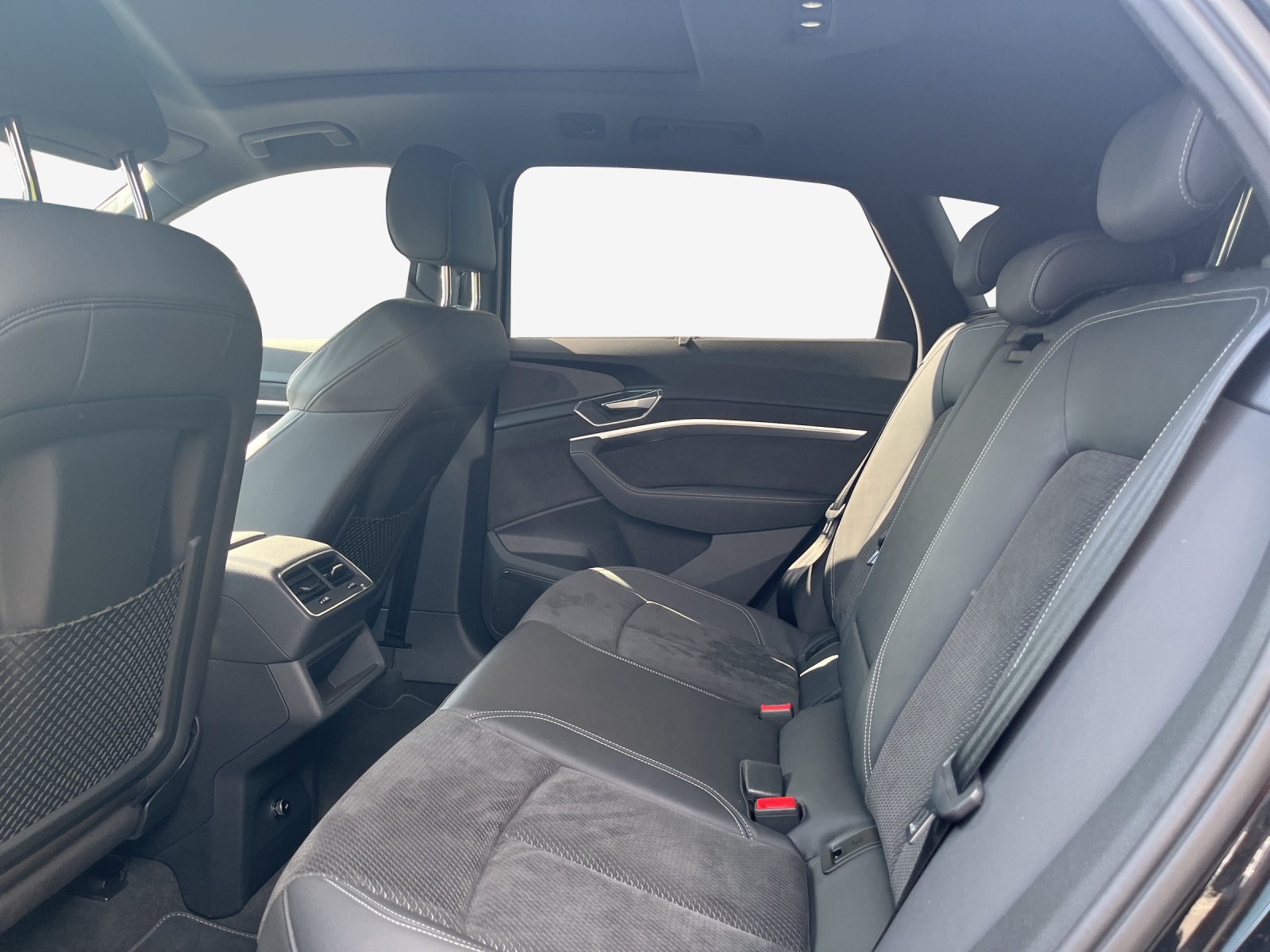 AUDI e-tron 50 S Line Attraction quattro-image-9
