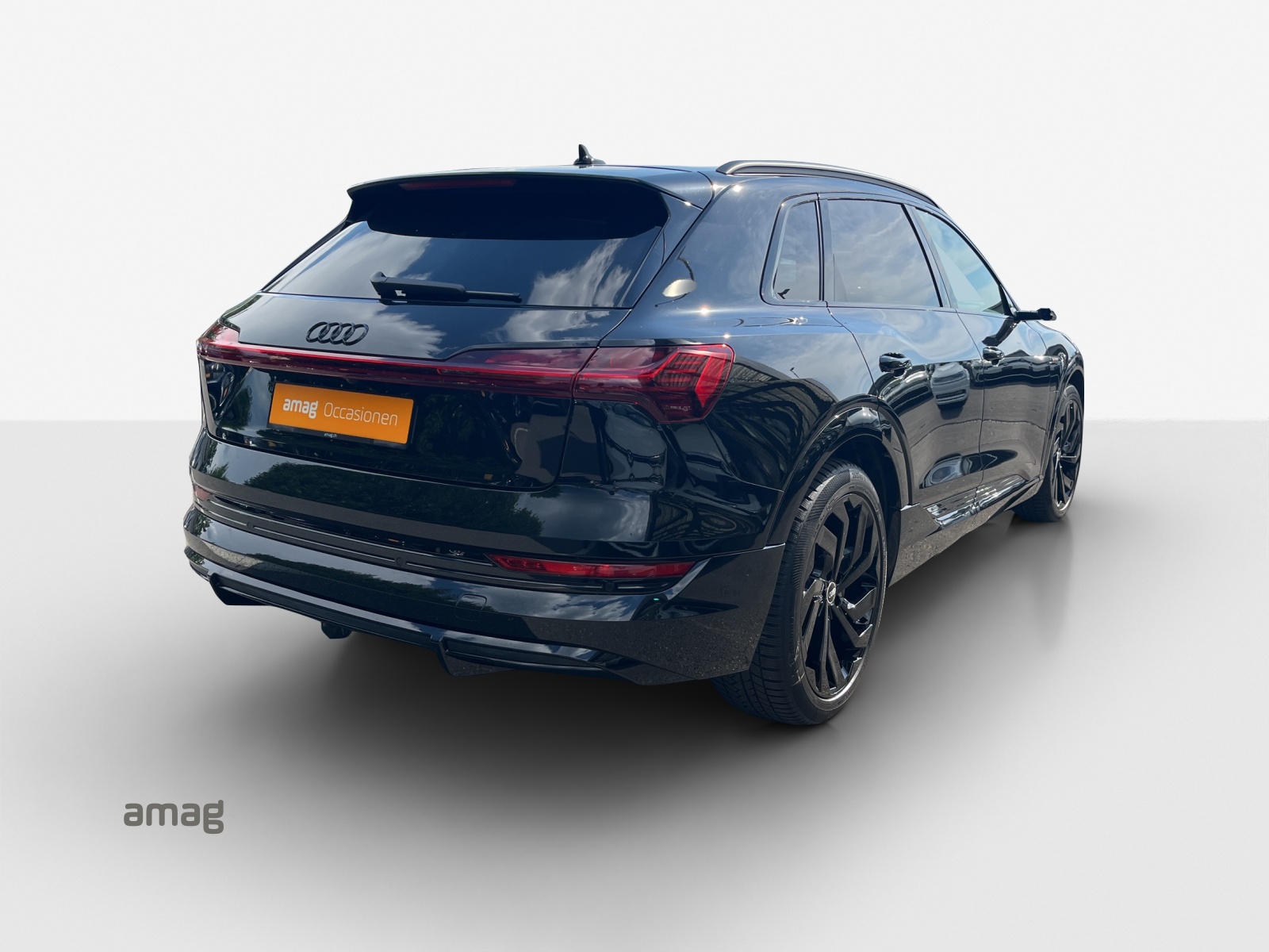 AUDI e-tron 50 S Line Attraction quattro-image-4