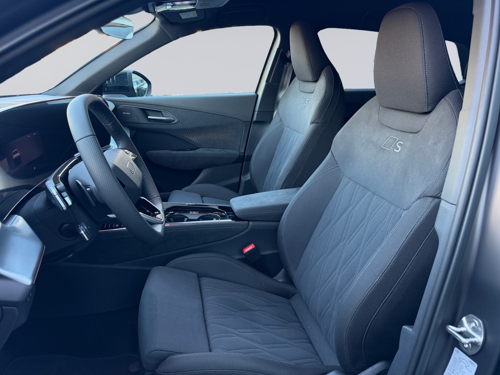 AUDI Q3 SUV TFSI quattro 195 kW S tronic-image-6
