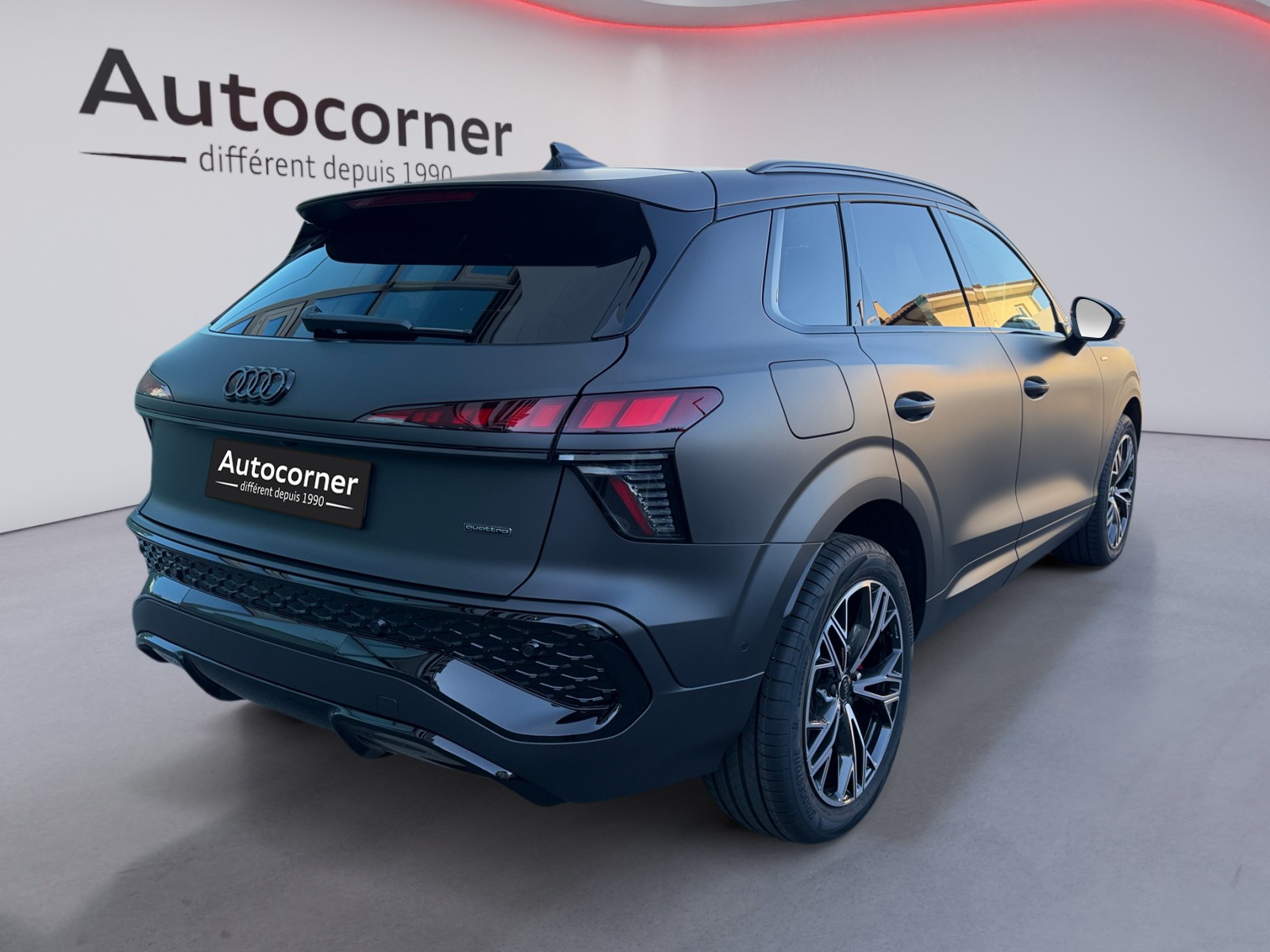 AUDI Q3 SUV TFSI quattro 195 kW S tronic-image-4