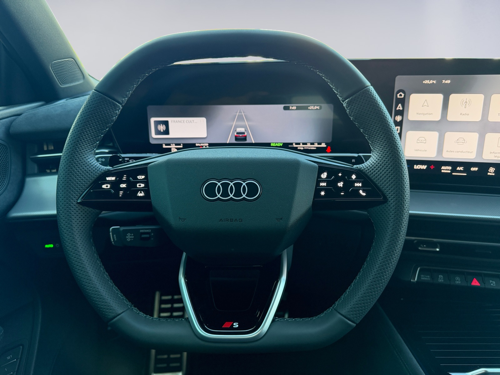 AUDI Q3 SUV TFSI quattro 195 kW S tronic-image-9