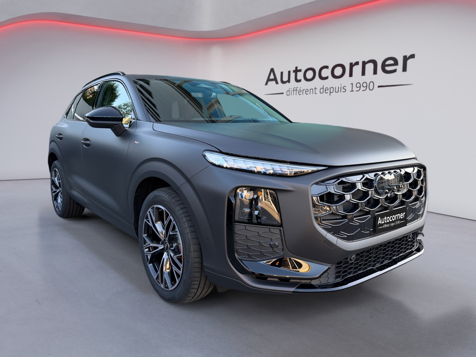 AUDI Q3 SUV TFSI quattro 195 kW S tronic-image-0