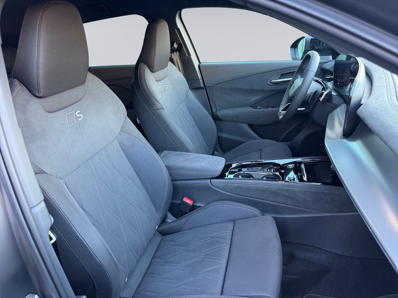 AUDI Q3 SUV TFSI quattro 195 kW S tronic-image-12